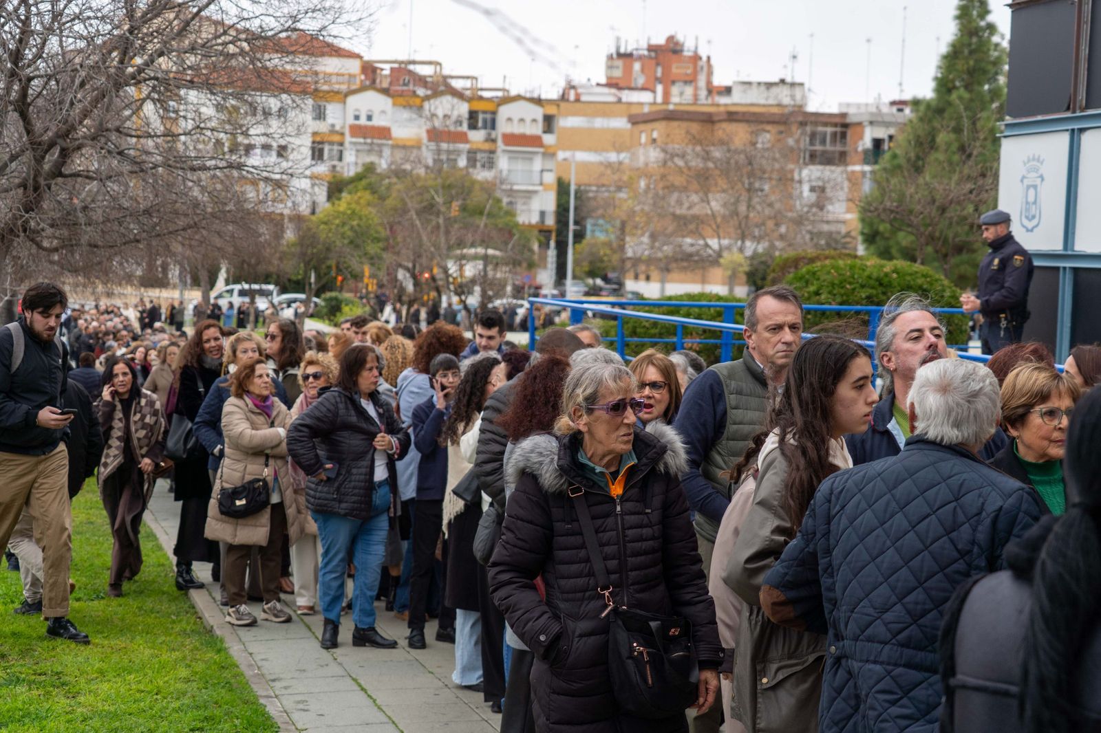 Fotografías del ambiente previo a la Misa funeral por las víctimas del accidente ferroviario