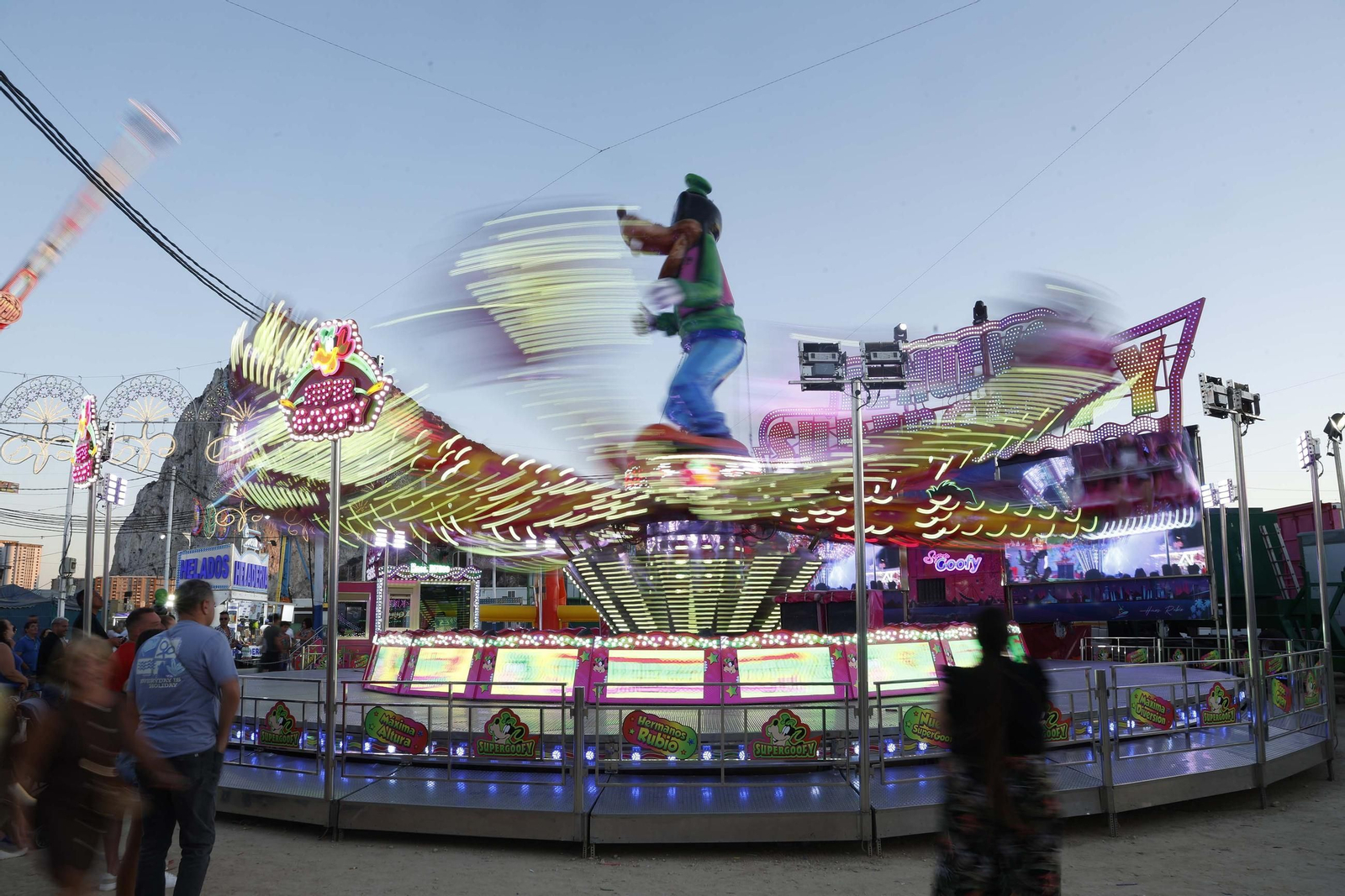 Búscate en las fotos del sábado de la Feria de La Línea