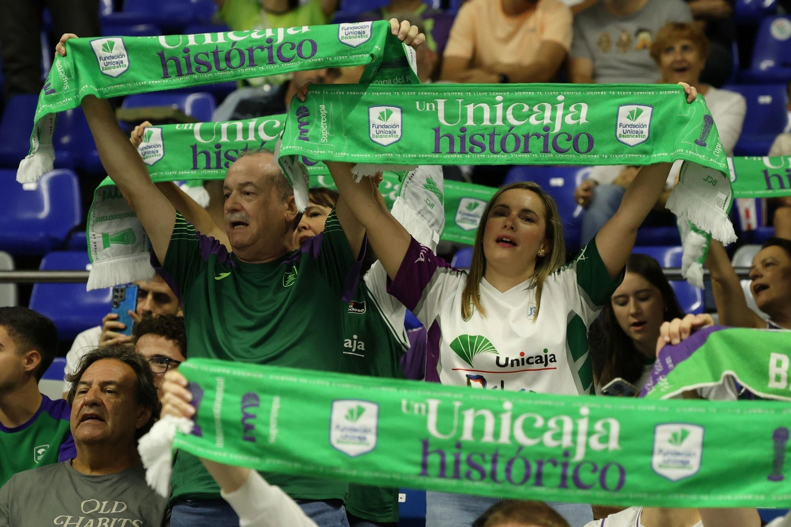Búscate en las gradas del Carpena en el Unicaja-Mersin