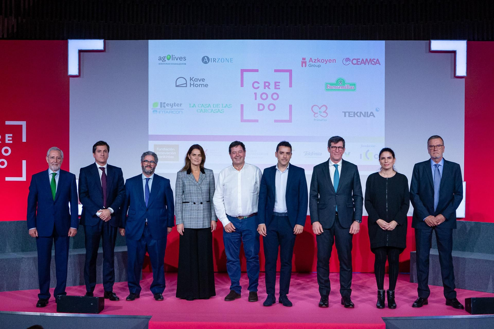 Representantes de las nuevas empresas de CRE100DO