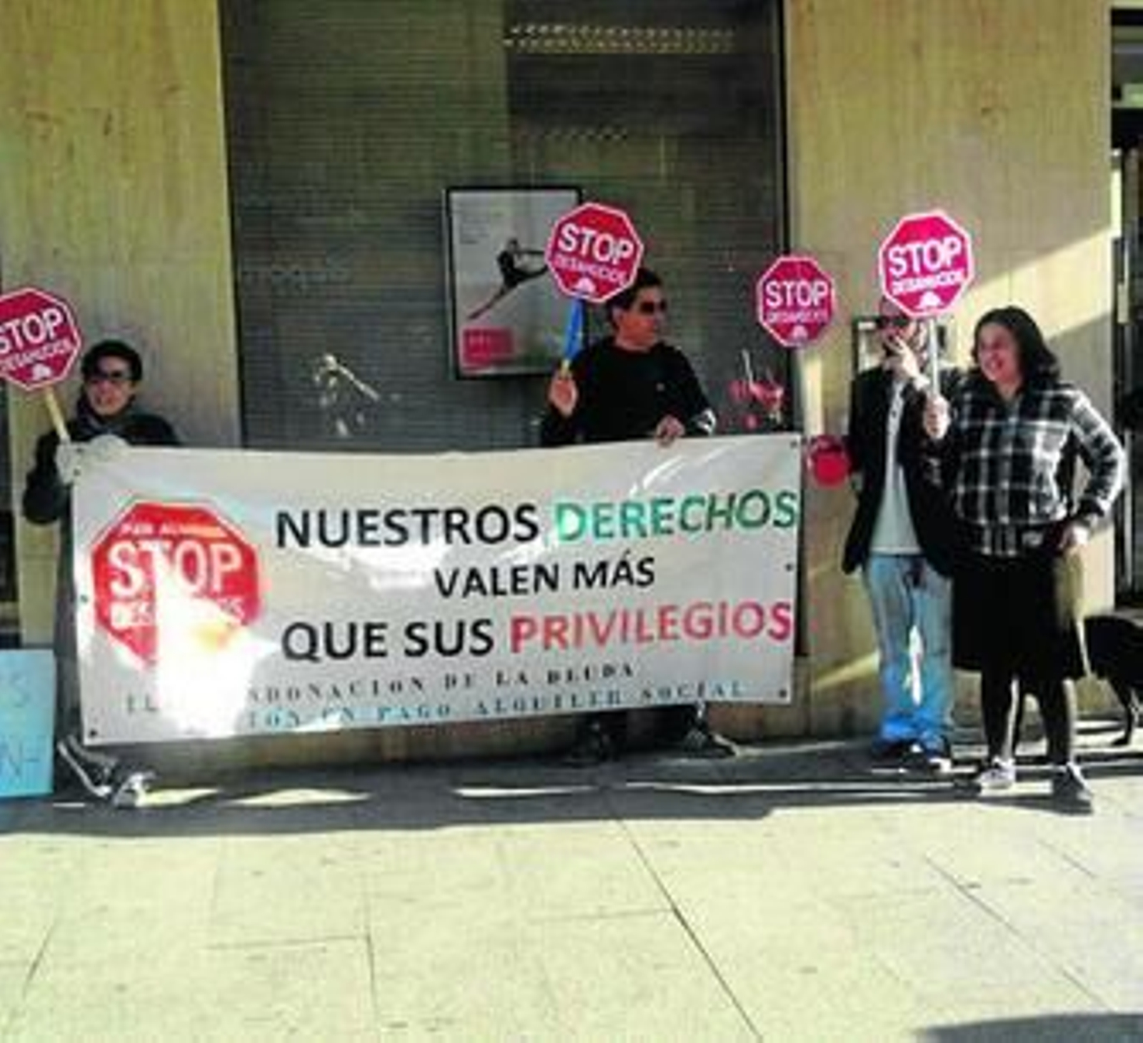 La plataforma media para paralizar desahucios y asesora a los propietarios a cerca de sus derechos.