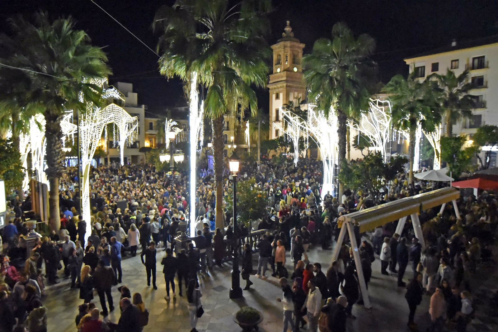 Momento de la inauguración del alumbrado en la Plaza Alta de Algeciras
