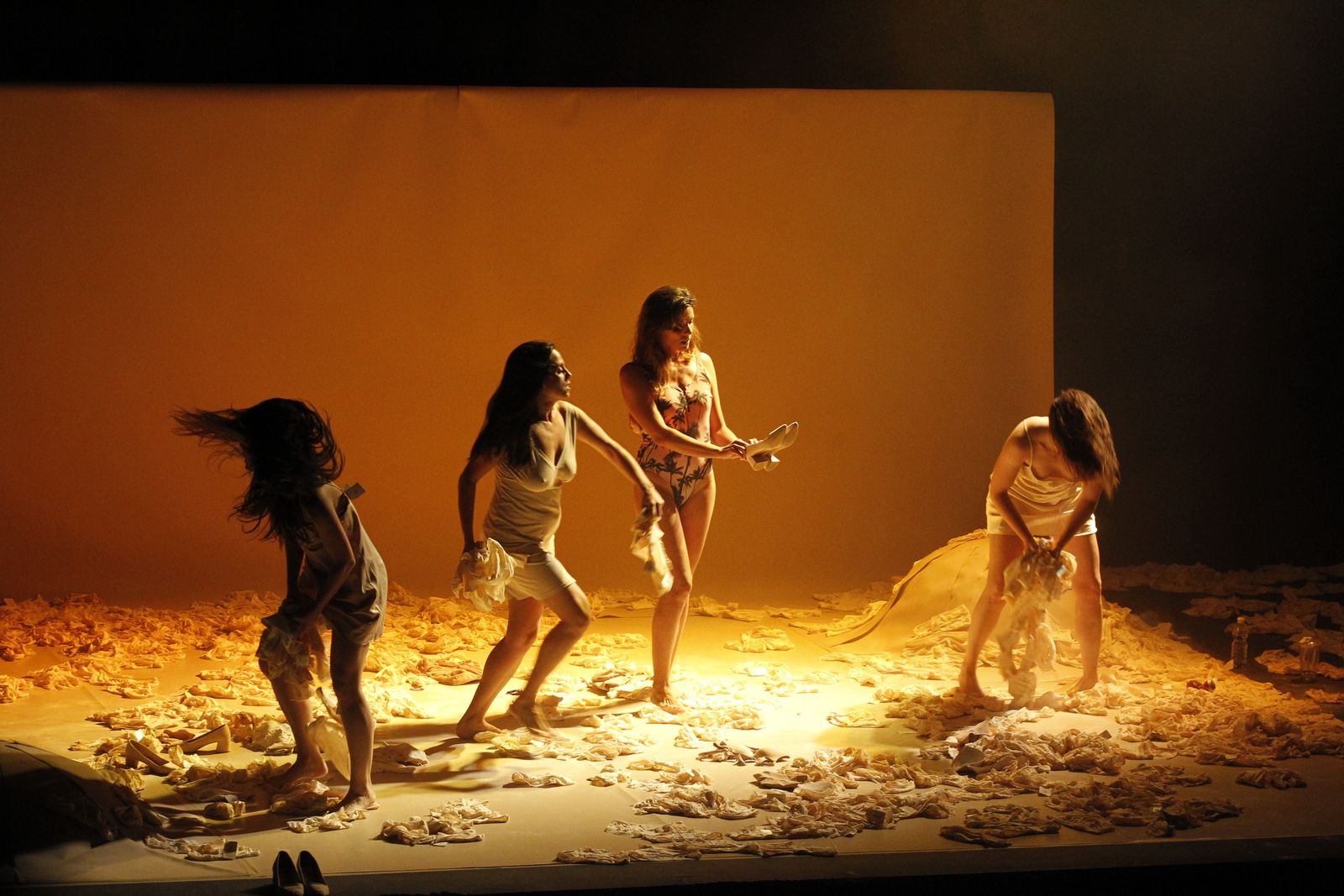 Fotogalería Festival Teatro El Ejido. Obra "Las Dependientas"