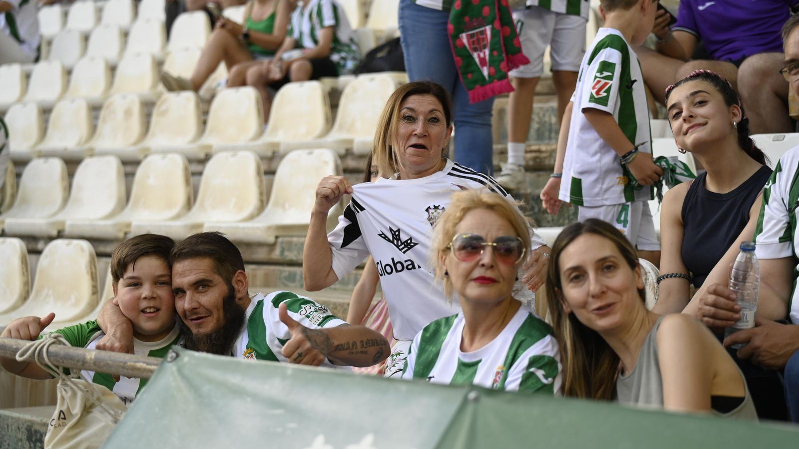Las mejores fotos del ambiente en El Arcángel para el Córdoba CF - Albacete