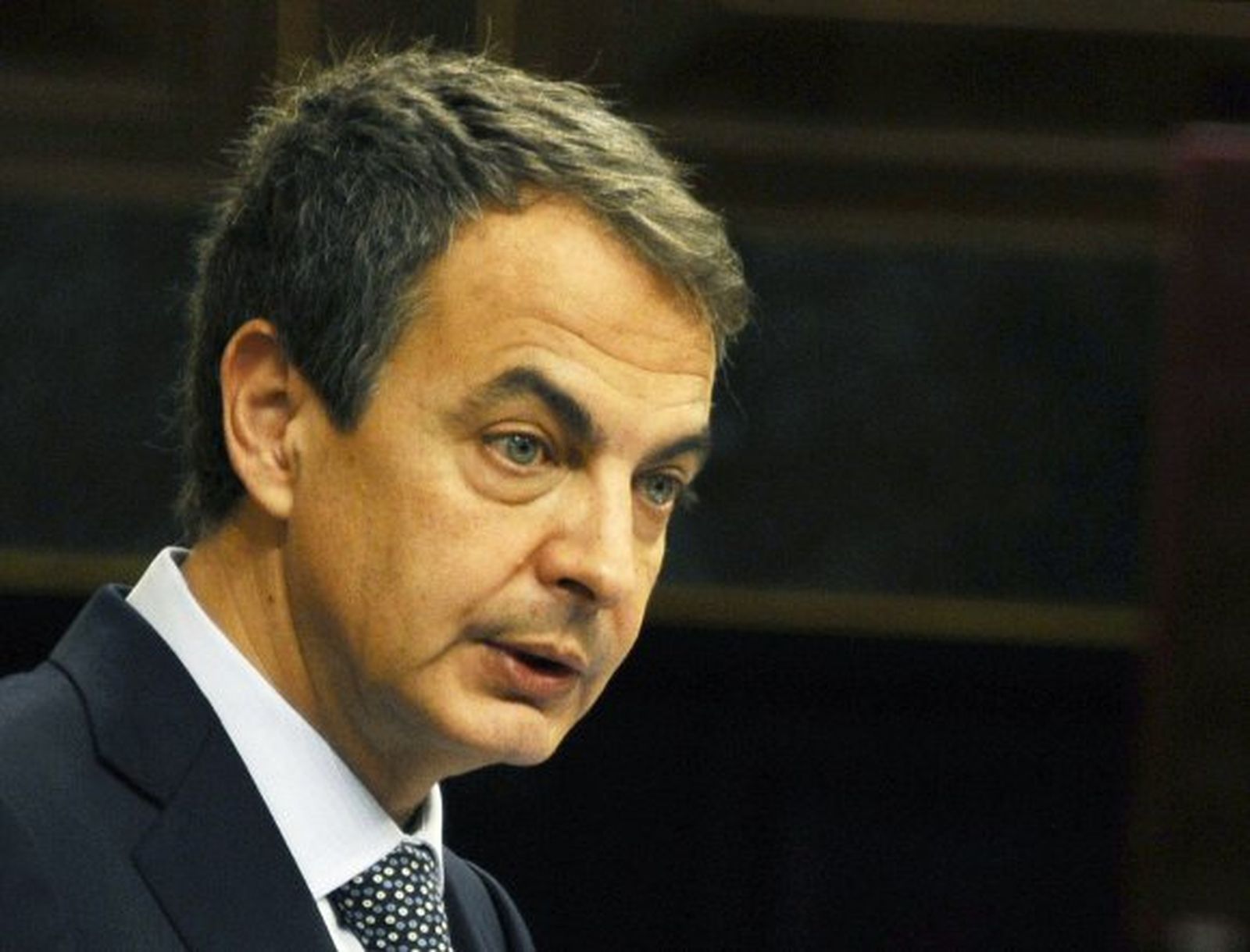 Zapatero pide consenso para subir jubilación y crecer como Alemania y Suecia