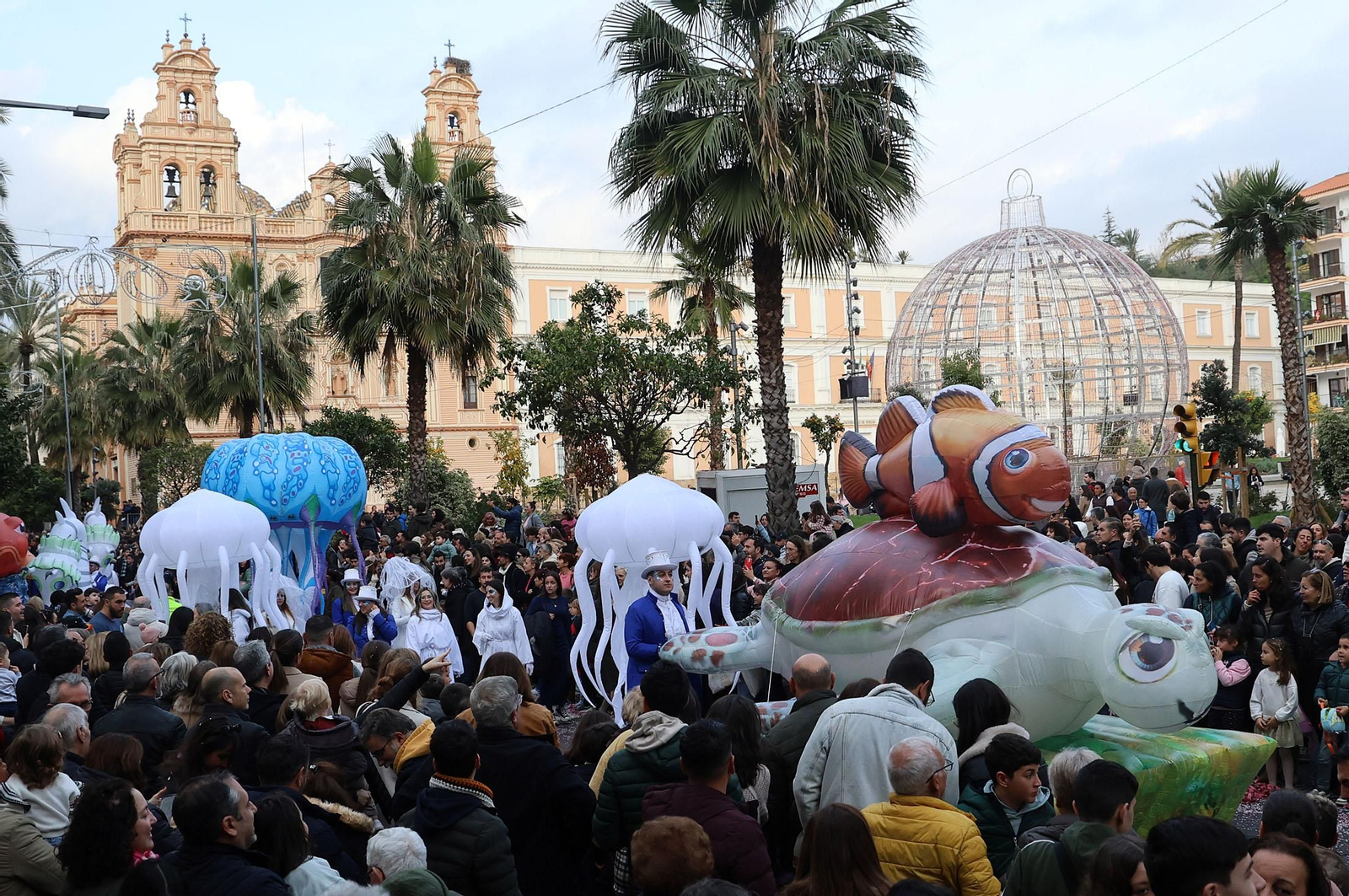 Imágenes de la Cabalgata de los Reyes Magos en Huelva
