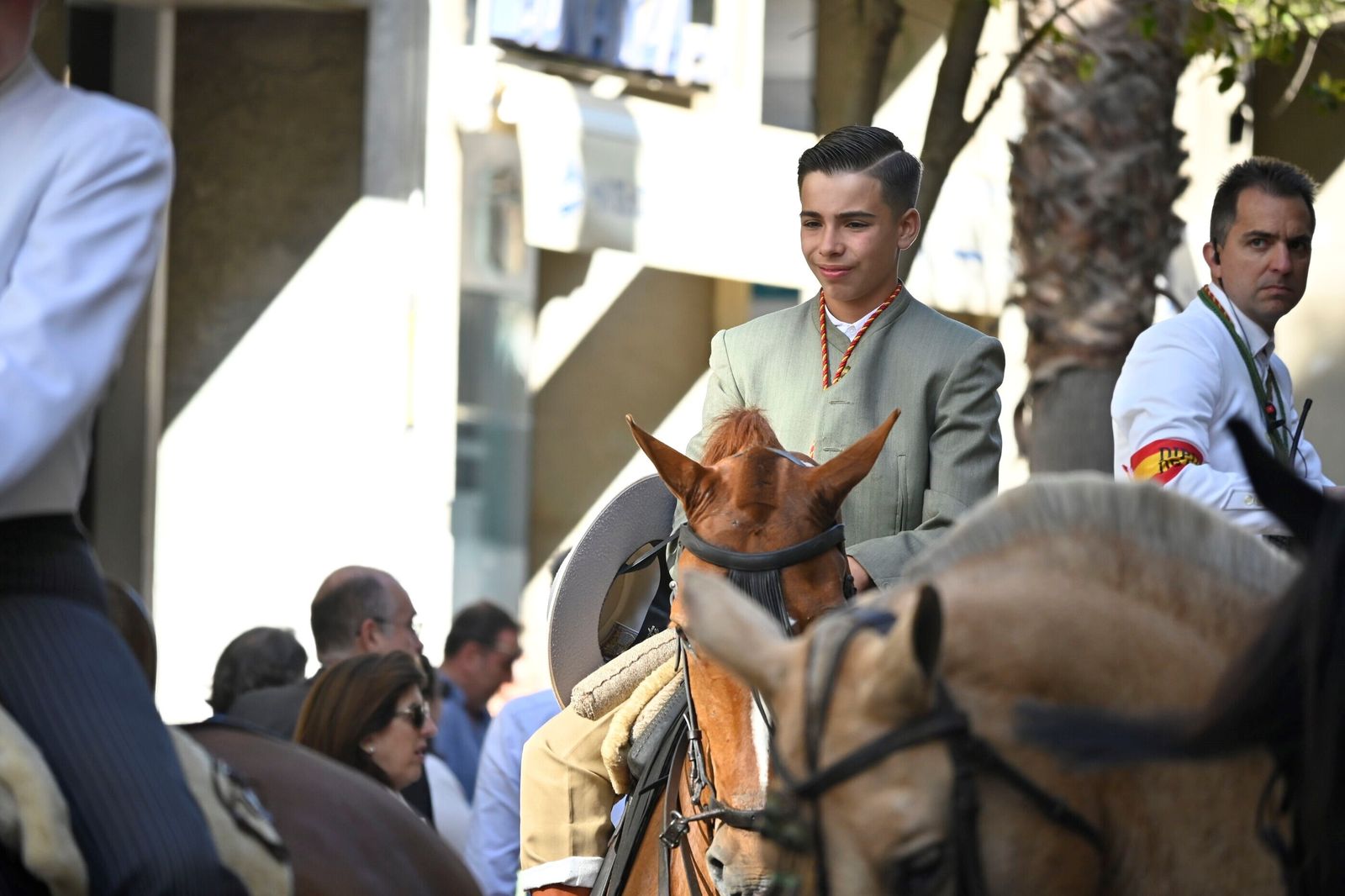 Imágenes de los peregrinos de la Hermandad de Emigrantes en su salida por las calles de Huelva