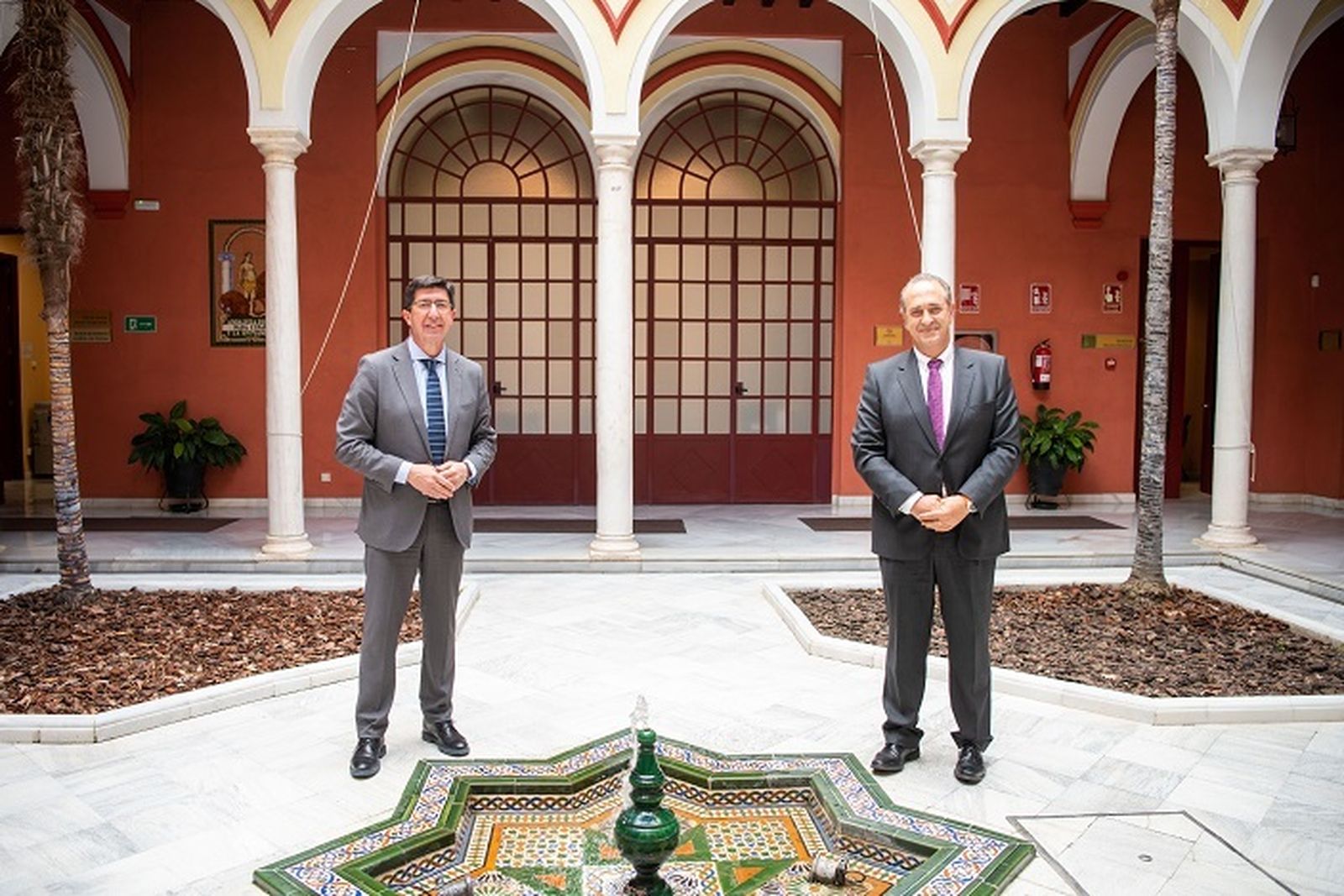 Reunión para el pago por la justicia gratuita