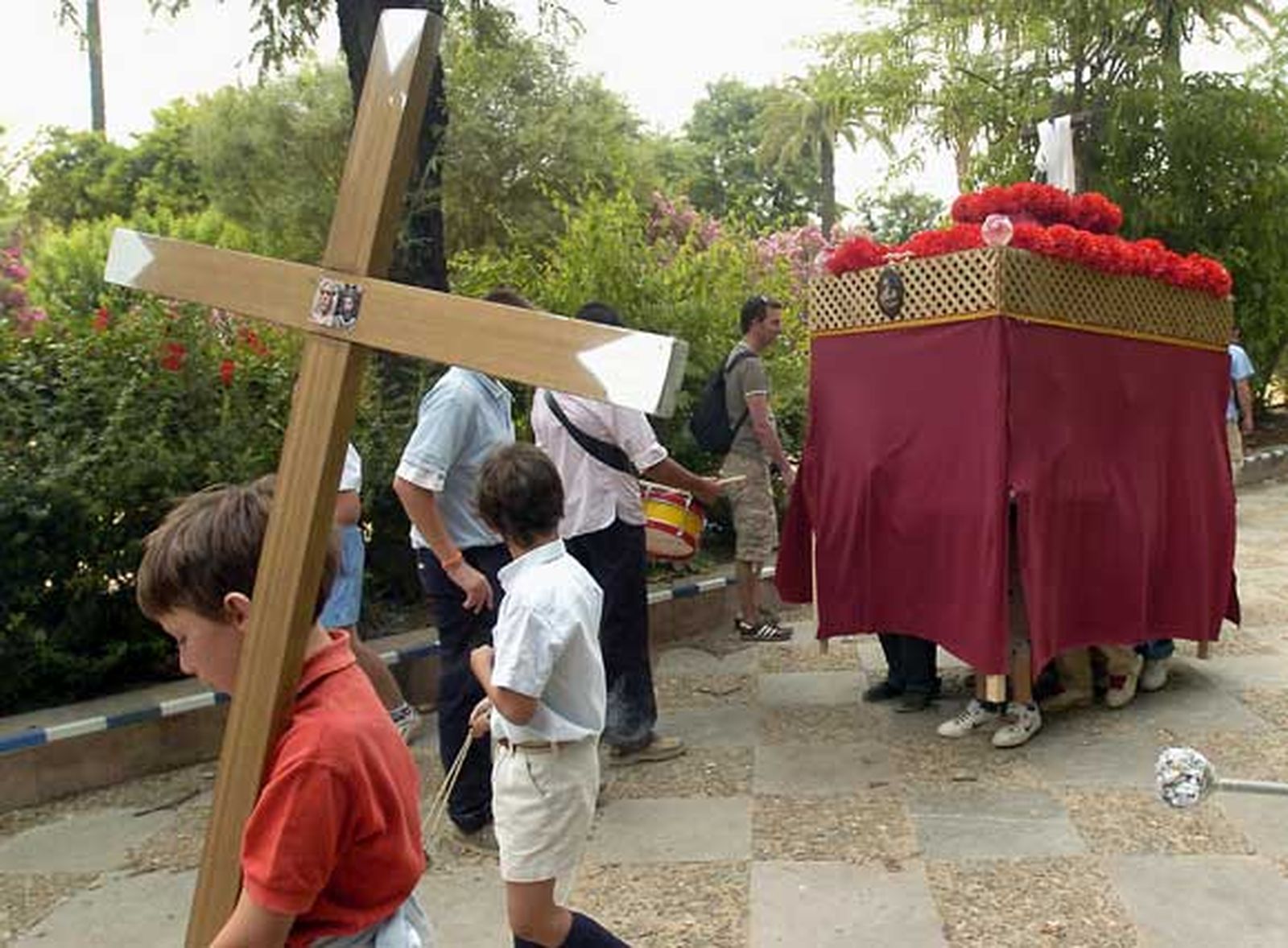 El Ayuntamiento pone en marcha el concurso de Cruces de Mayo fijas y sobre pasos infantiles y juveniles