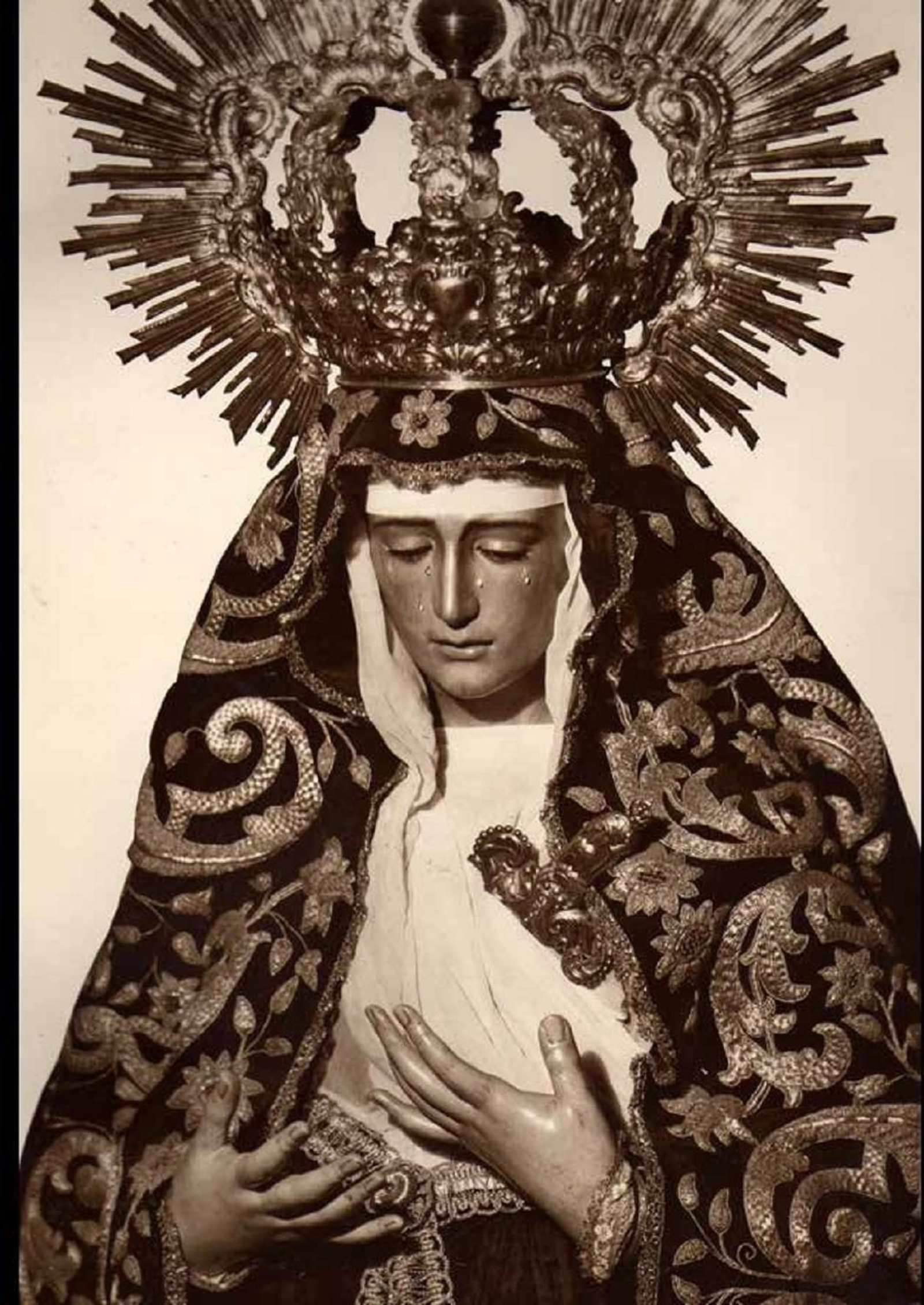 Fotografía de la Virgen de Loreto antes de la intervención de Sebastián Santos.