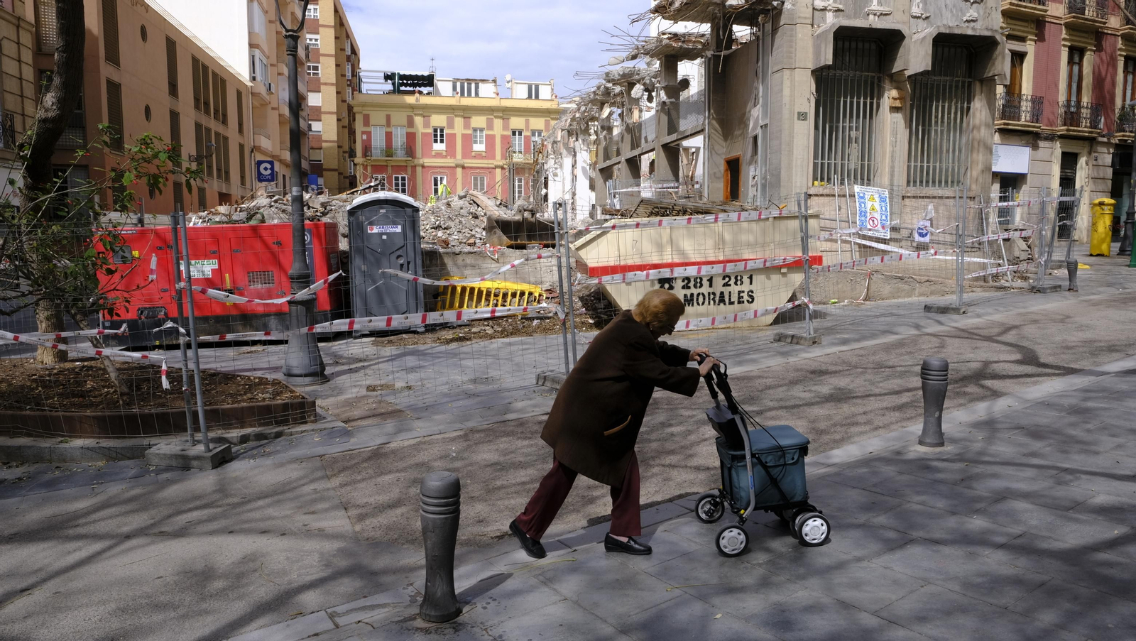 Las mejores imágenes del edificio de Correos demolido
