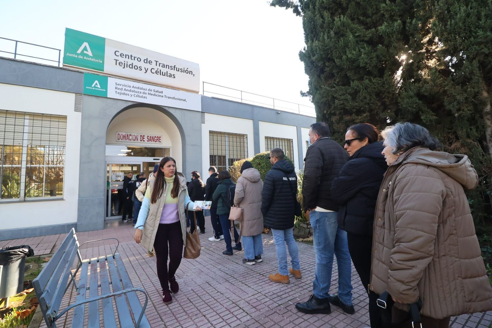 Las imágenes de las largas colas en el Centro de Transfusión para donar sangre en Córdoba