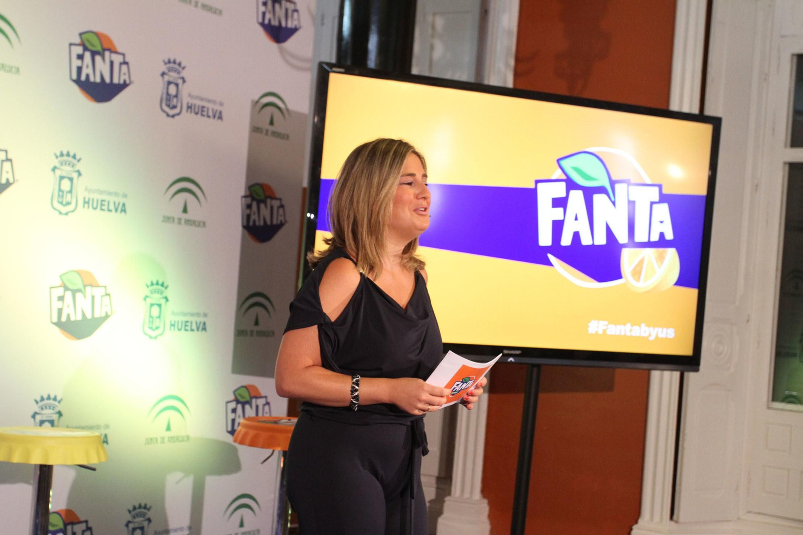 Presentación de la nueva botella de vidrio de Fanta