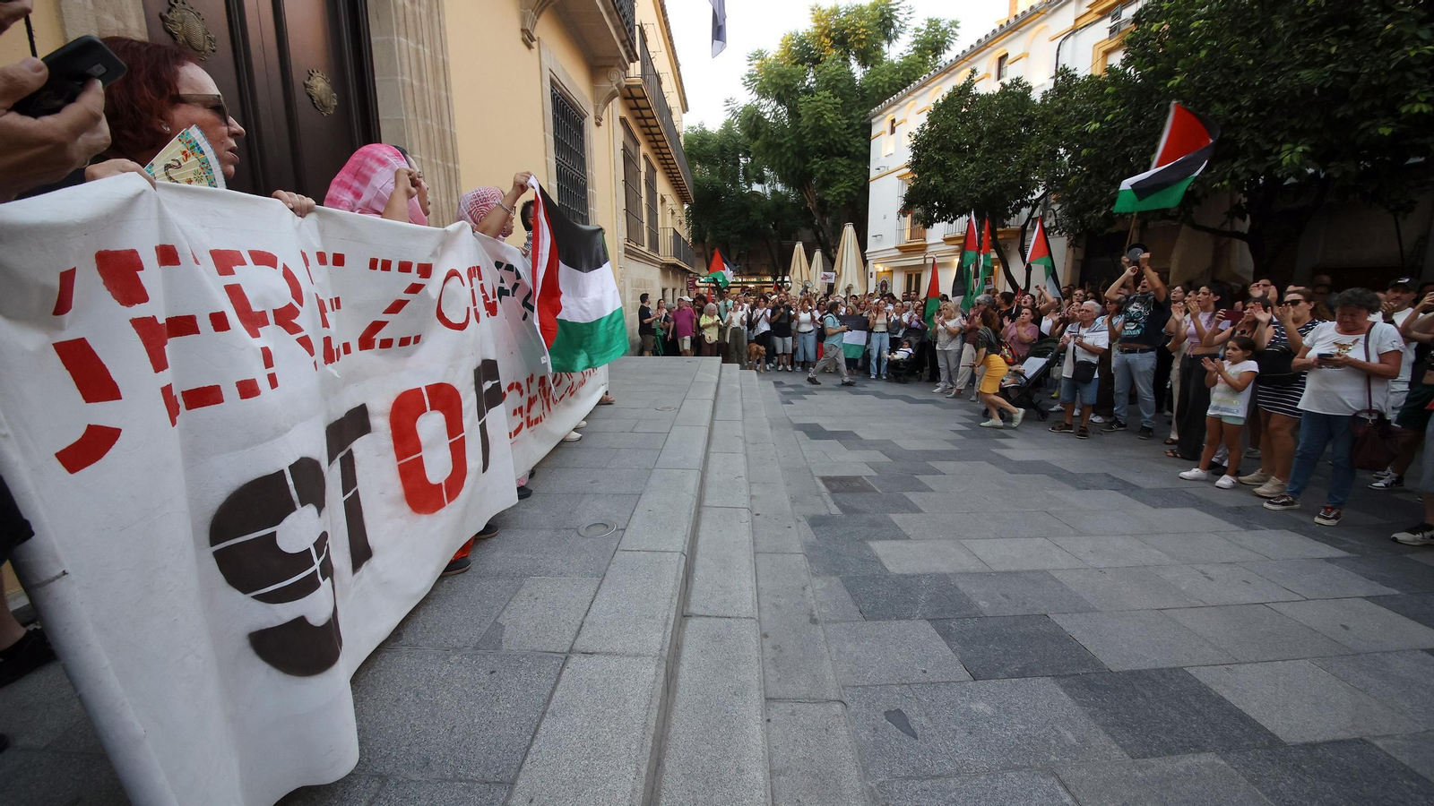Cacerolada en Jerez para exigir la liberación de la flotilla de Gaza