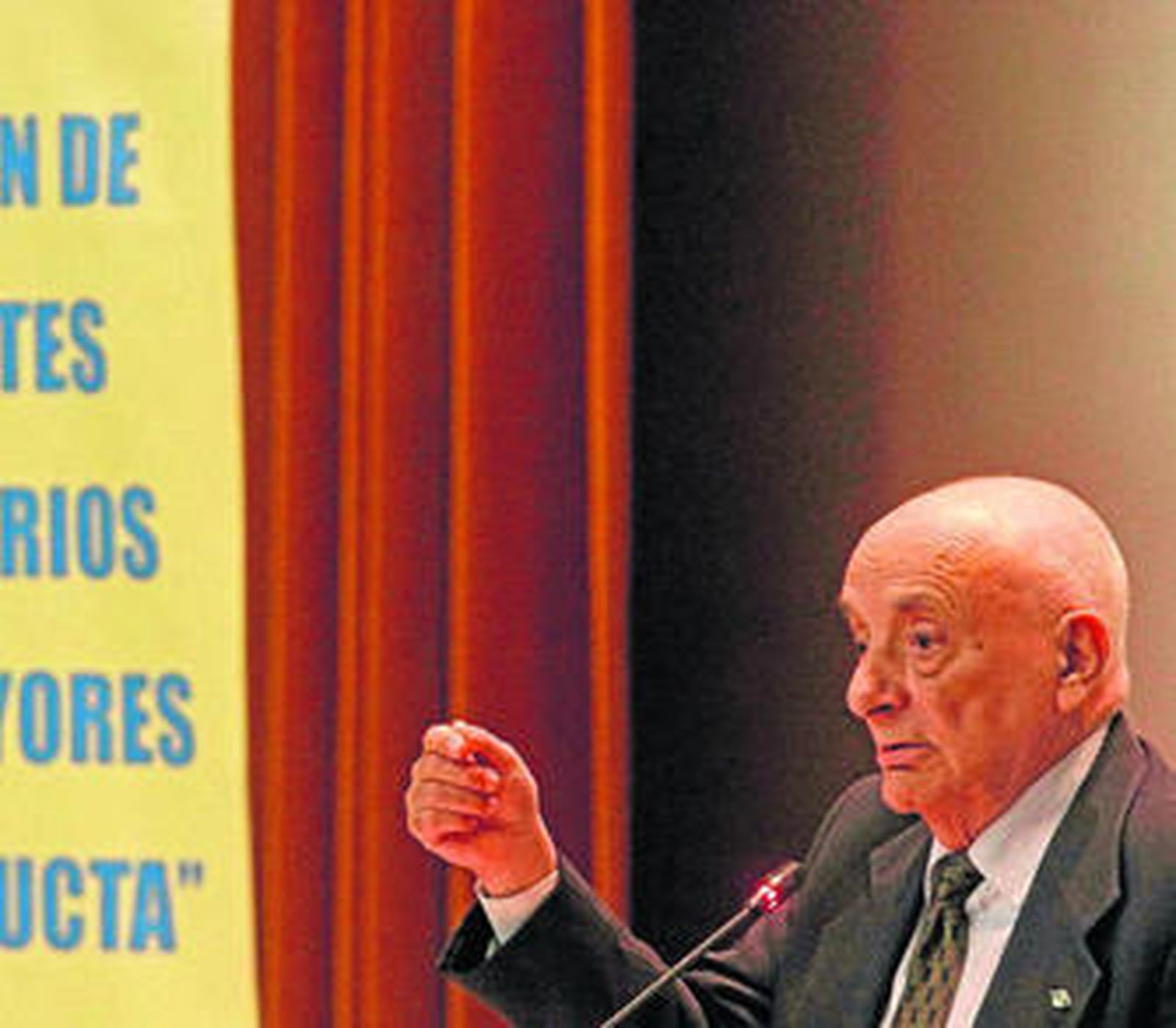 Imagen de la Fernando Navarrete, ayer durante su conferencia en la Politécnica.