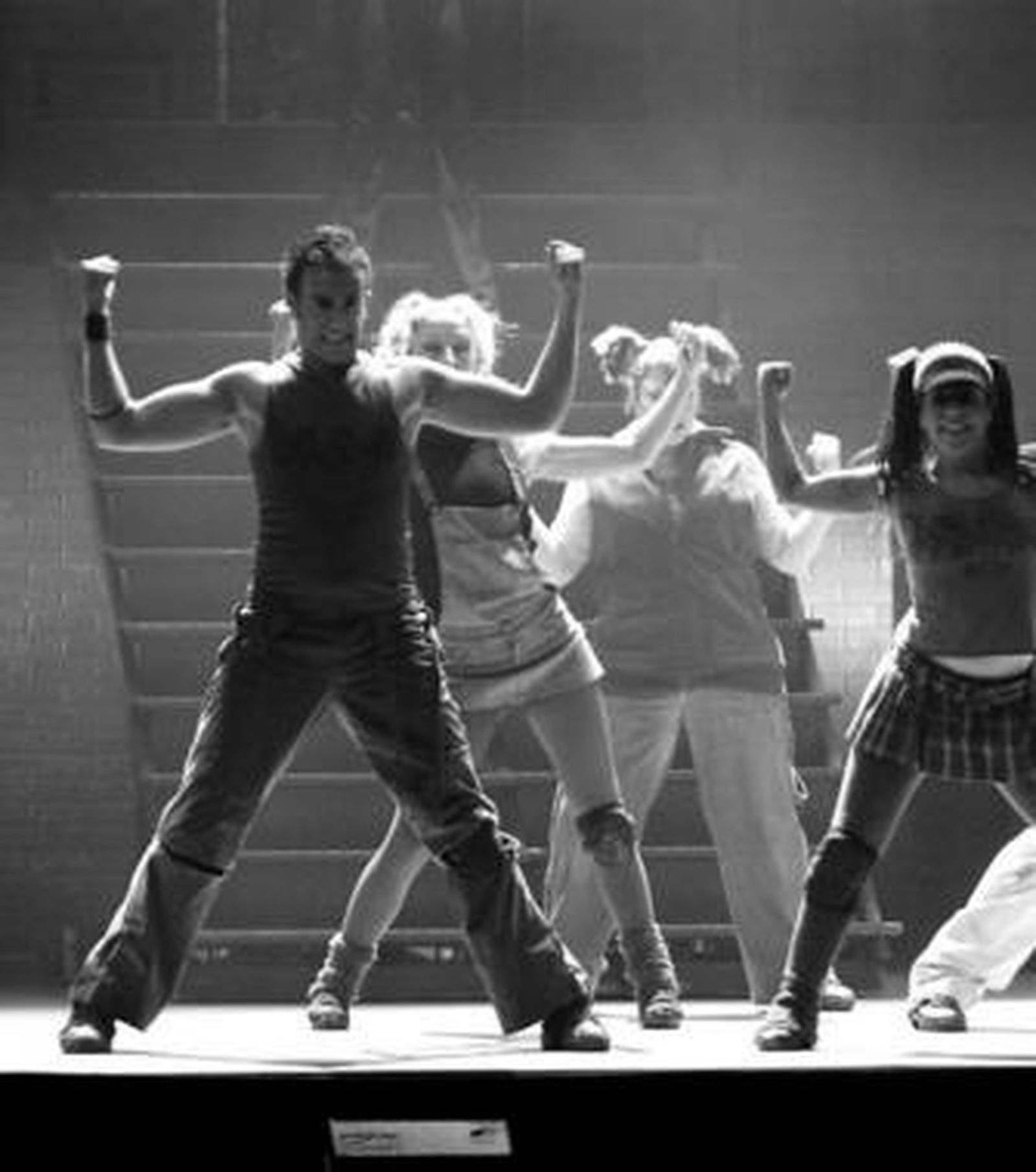 Los actores, durante la representación en el Teatro Falla.