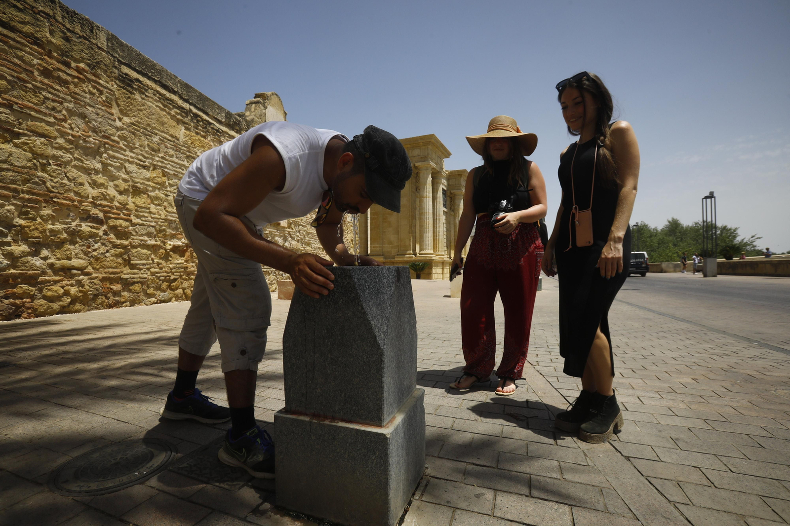 Córdoba bajo el aviso naranja en la segunda ola de calor del verano, en imágenes