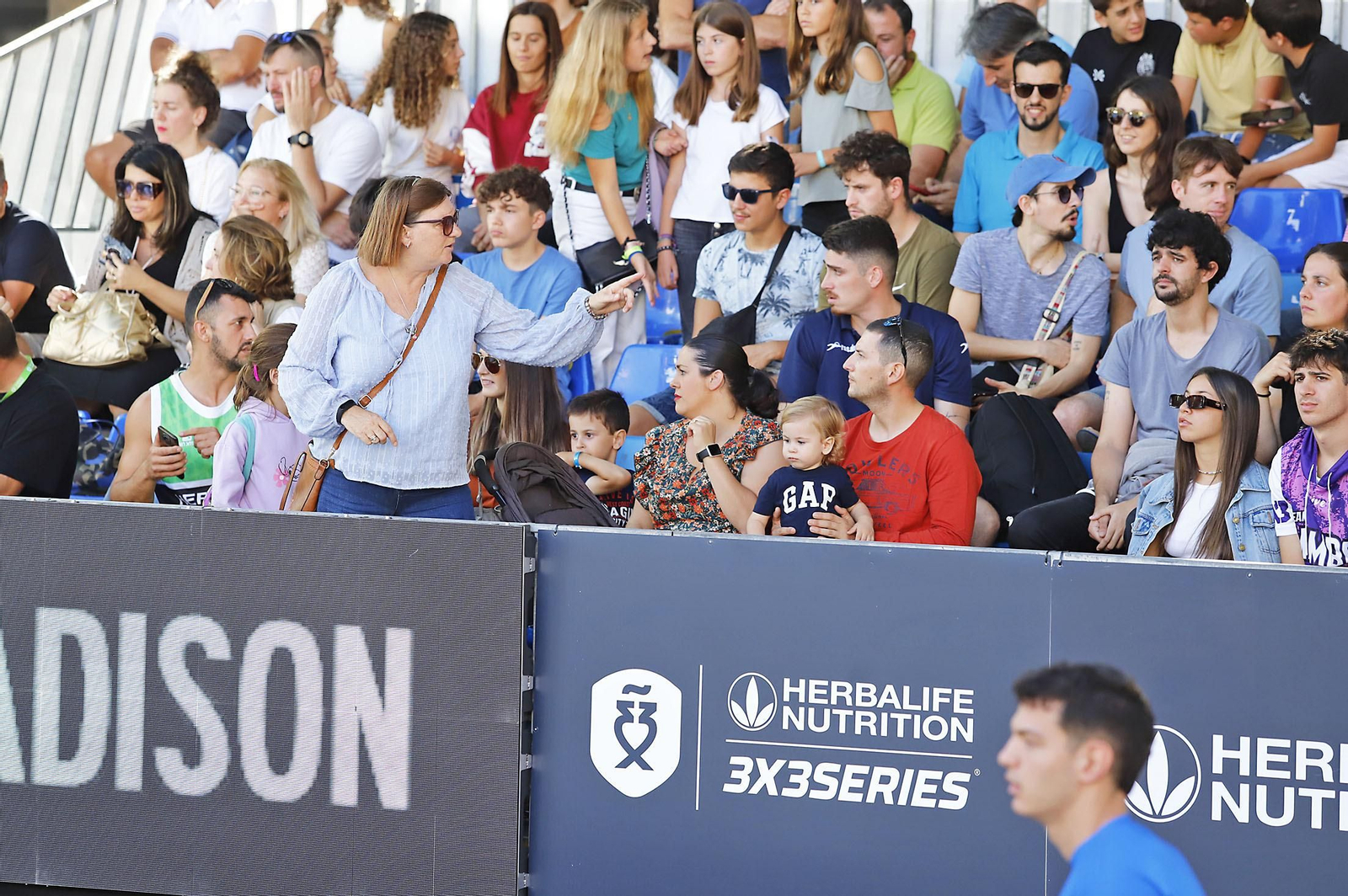 Imágenes del circuito Herbalife 3x3 de baloncesto en la Plaza de Las Monjas de Huelva