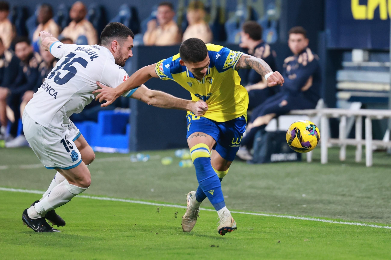 Búscate entre las imágenes del partido de fútbol entre Cádiz CF y Deportivo