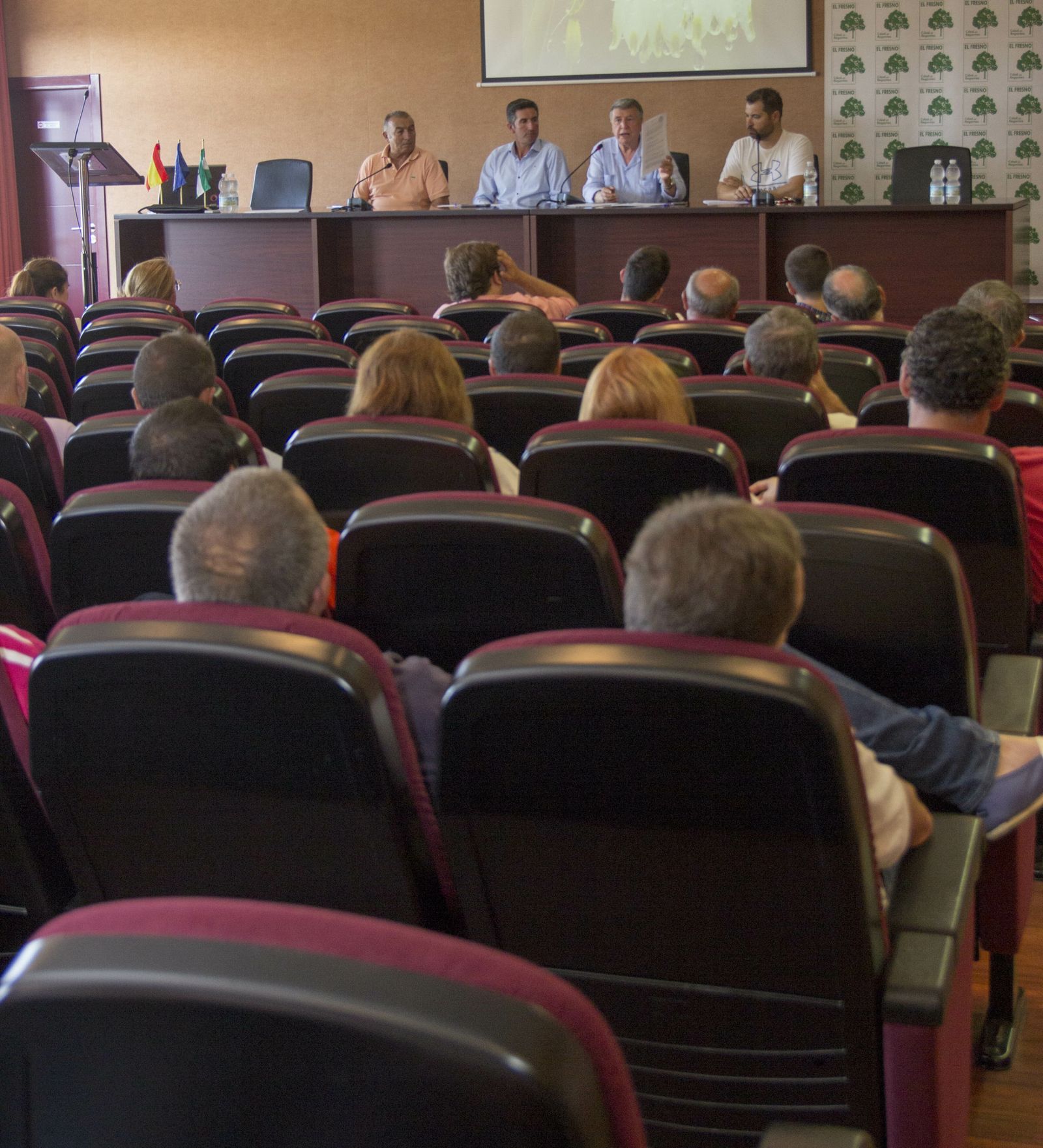 Celebración de la Junta General de El Fresno