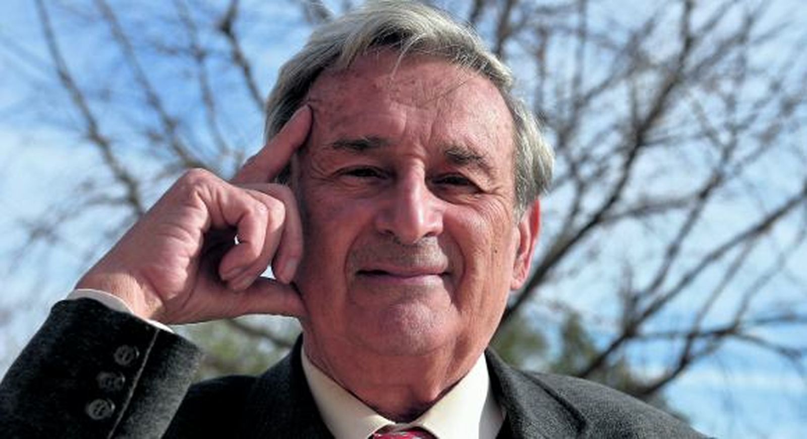 "Sin transición militar no hay transición política"