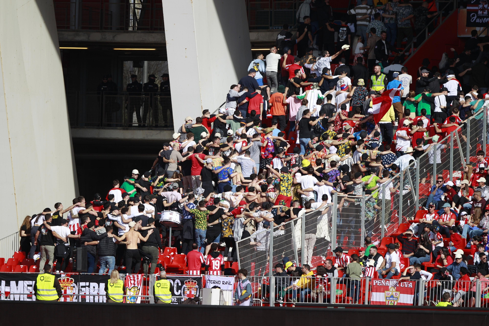 Las mejores imágenes del partido de fútbol U.D. Almería-Girona F.C.