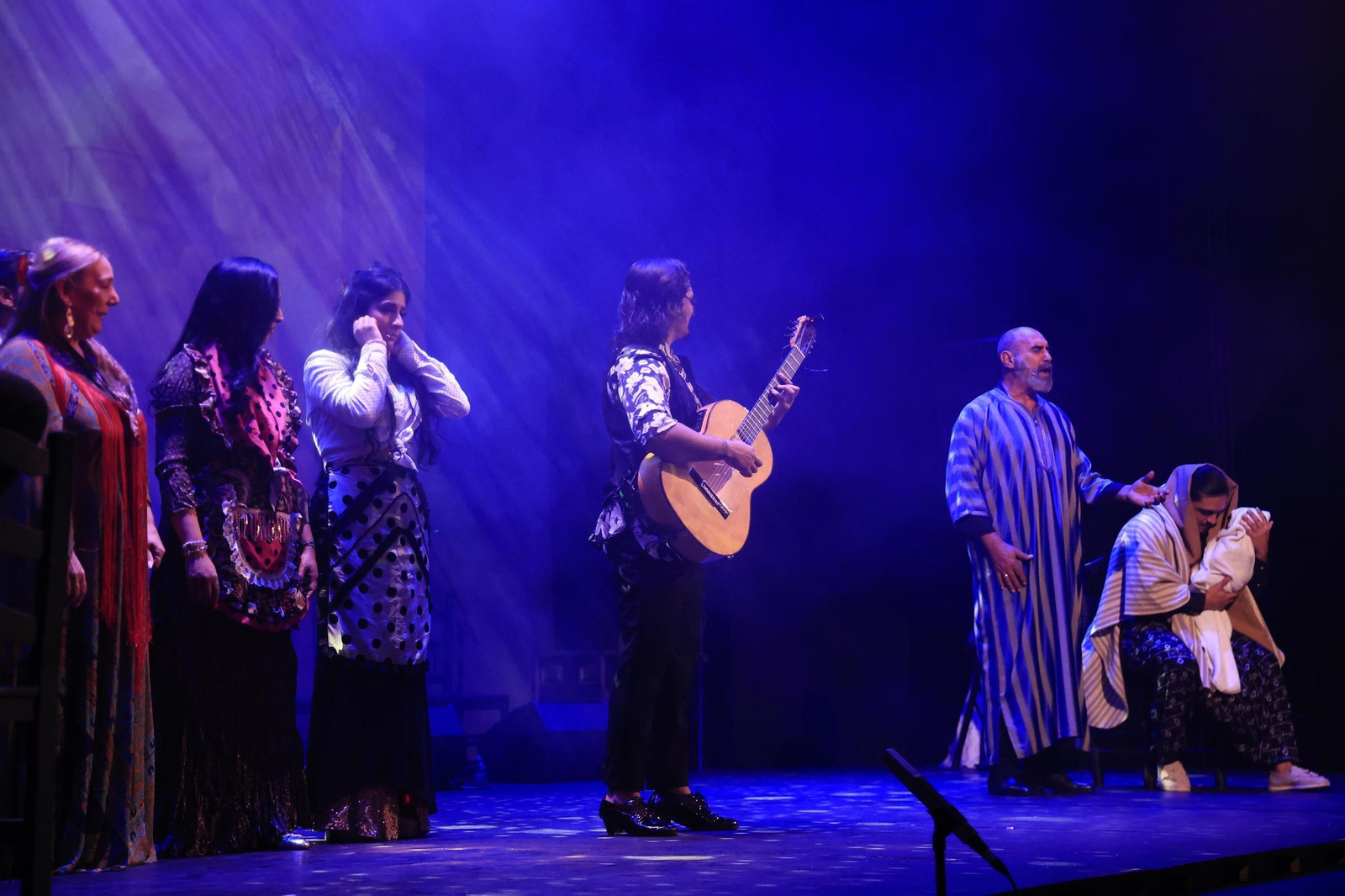 Fotos de la Navidad flamenca en San Roque con el espectáculo "Farrucos y Fernández"