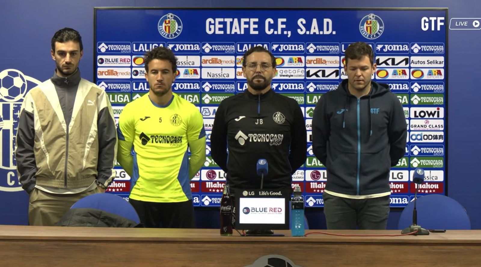 Minuto de silencio en la rueda de prensa de José Bordalás.