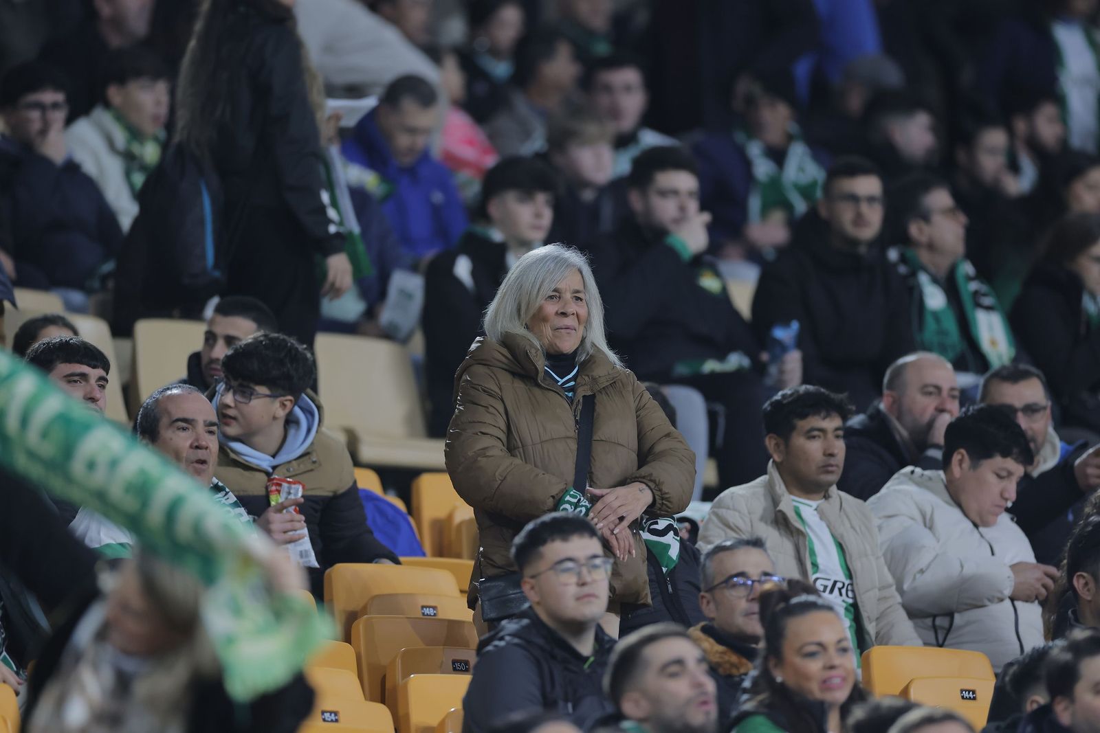Búscate en las fotos del Betis - Elche