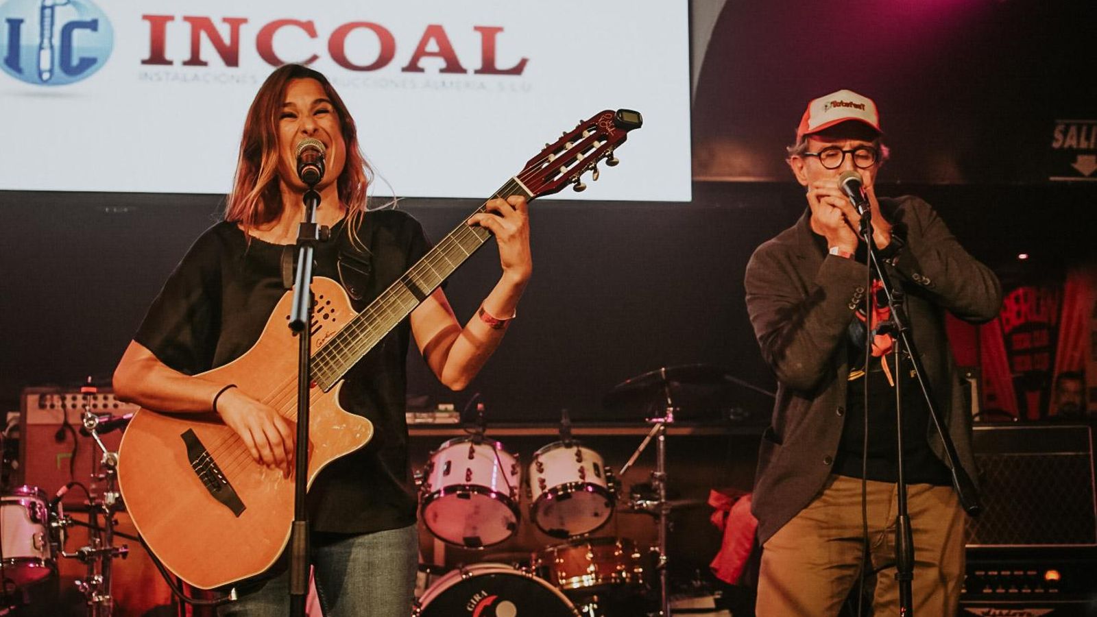 Lu&Cía durante su gran actuación en el Festival.