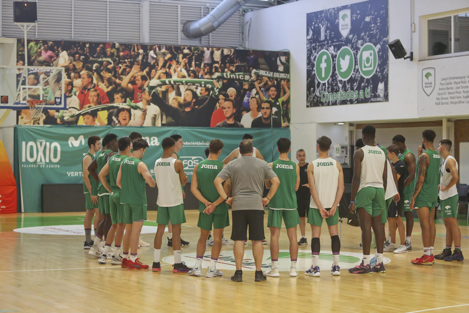 Las fotos de los jóvenes del Unicaja en Los Guindos