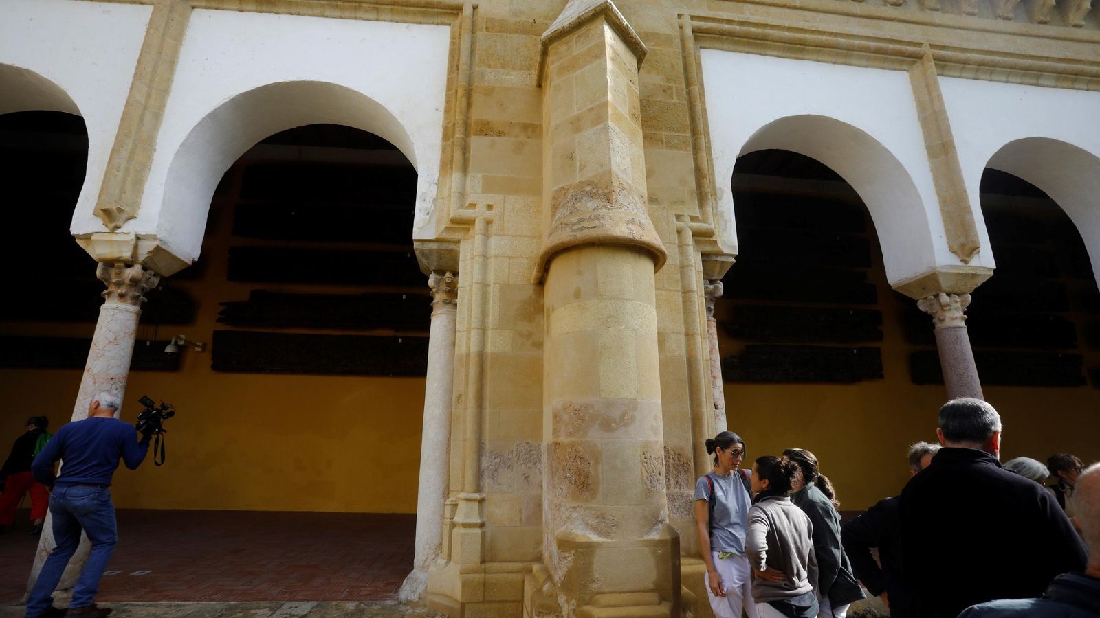 Estado actual del segundo machón de la galería nororiental del Patio de los Naranjos. Estado actual del segundo machón de la galería nororiental del Patio de los Naranjos.
