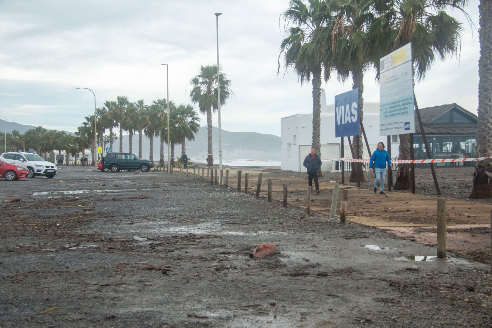 El temporal se ceba con Playa Granada