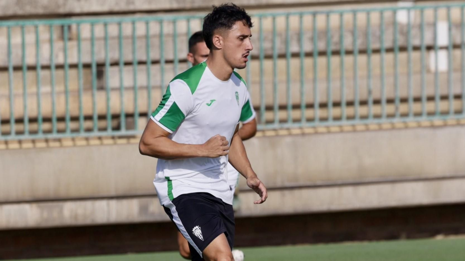 Ignasi Vilarrasa, en su primer entrenamiento con el Córdoba CF.