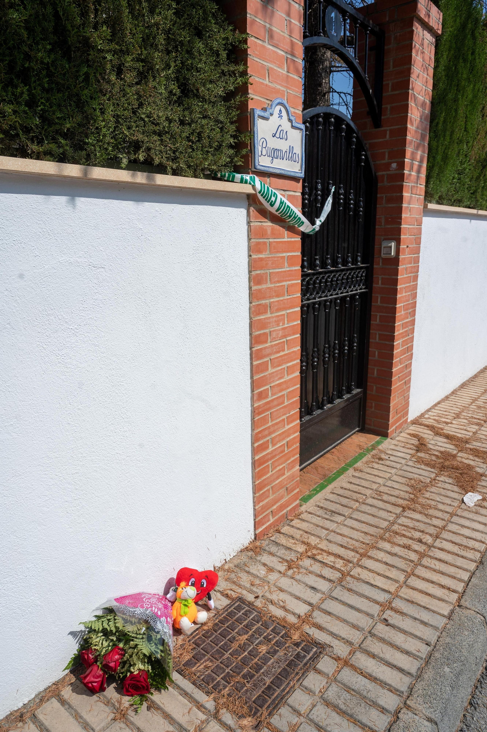 Investigan el asesinato de la mujer embarazada y de su hijo de 3 años en Las Gabias, en imágenes