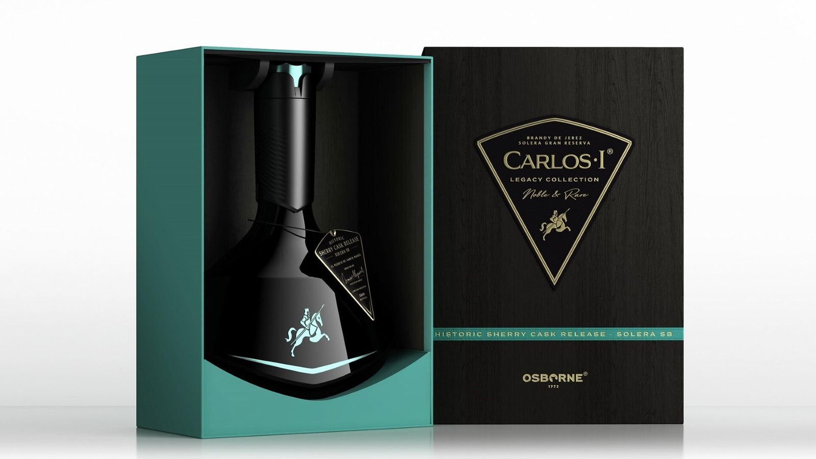La artística botella de Carlos I Legacy Collection