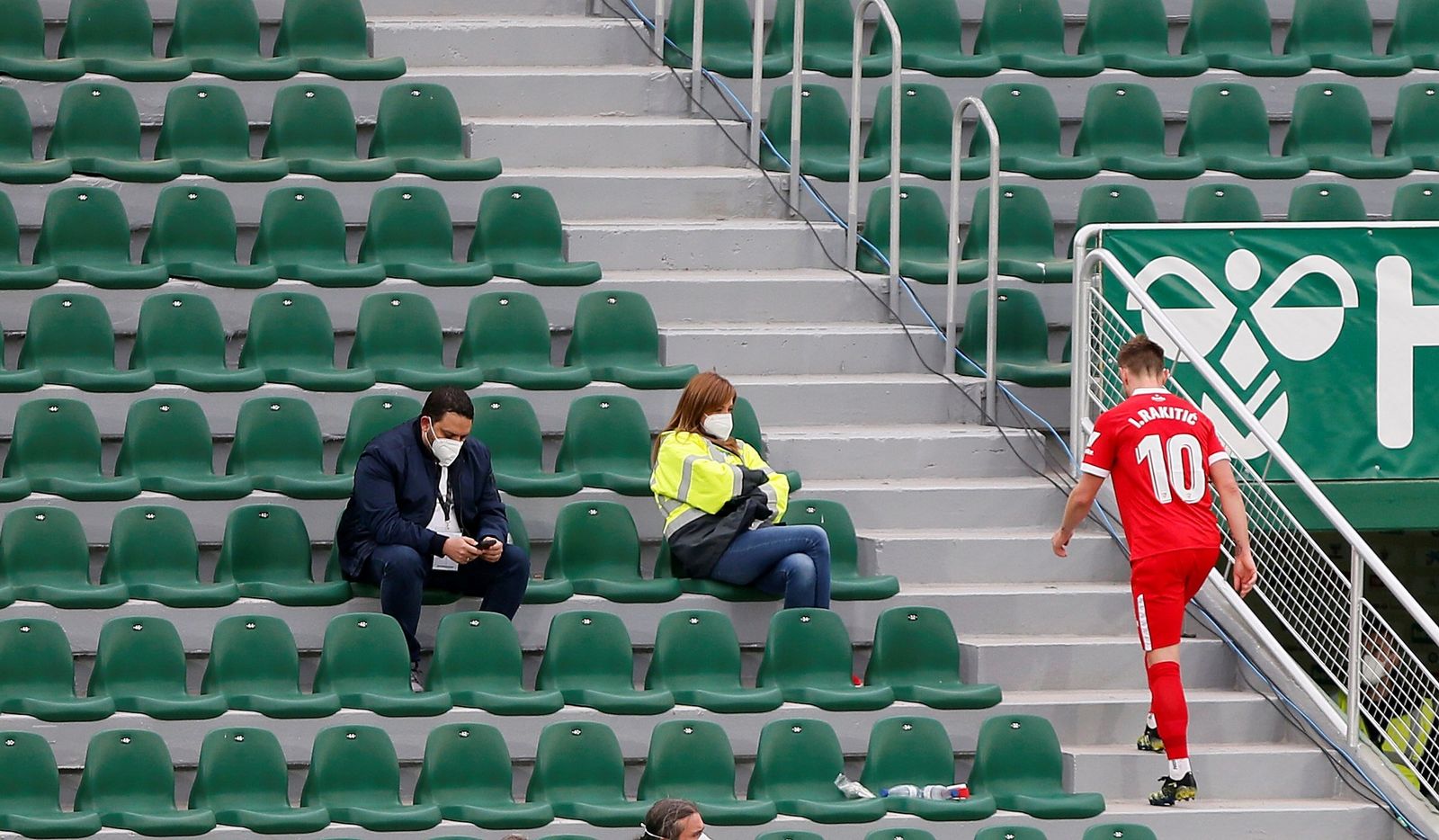 Las imágenes del Elche-Sevilla