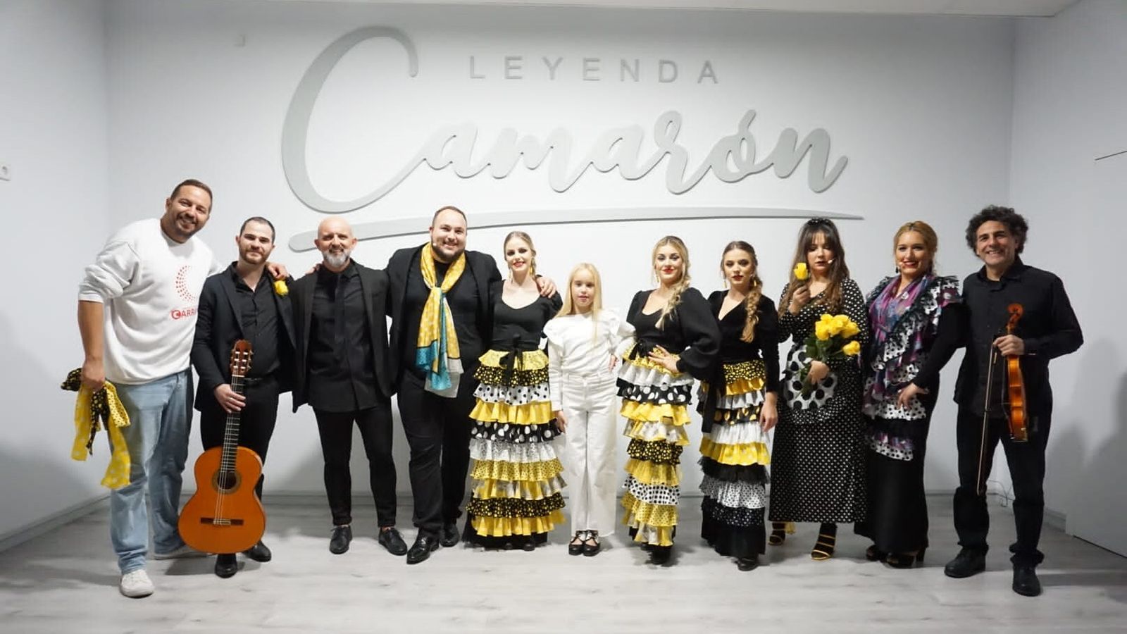 Elenco de artistas participantes en el espectáculo Revolución 117.