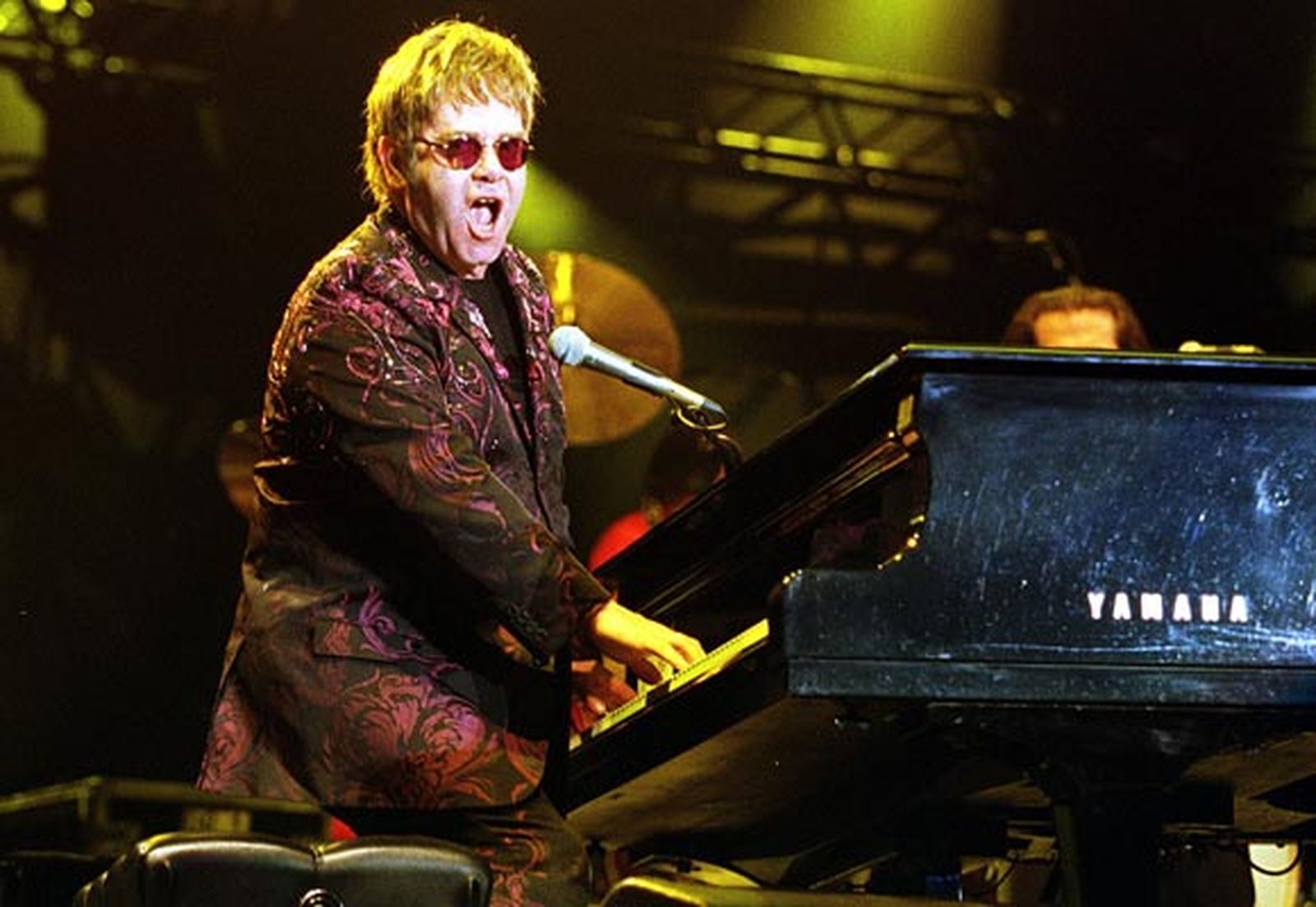 Partido islamista teme que concierto de Elton John fomente la homosexualidad