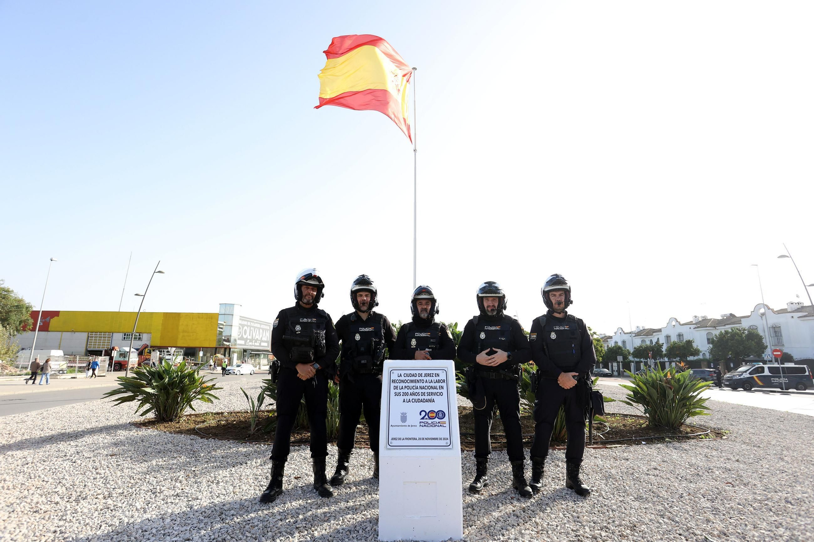 Imágenes de la inauguración de la rotonda de la Policía Nacional en Jerez