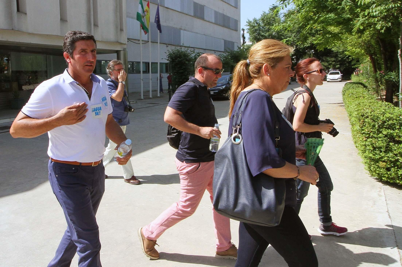 Imágenes de la manifestación para pedir agua y tierra para los regadíos del Condado.