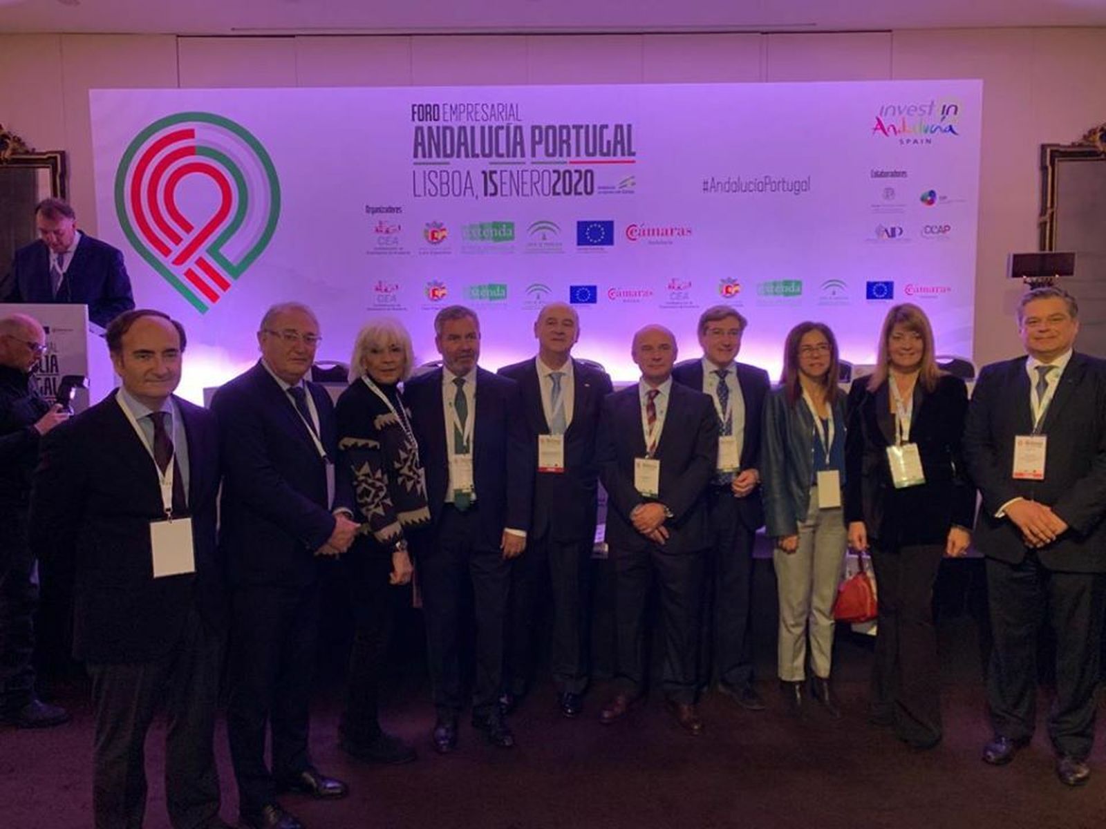 Teófila Martínez (tercera por la izquierda), durante la misión comercial a Portugal.