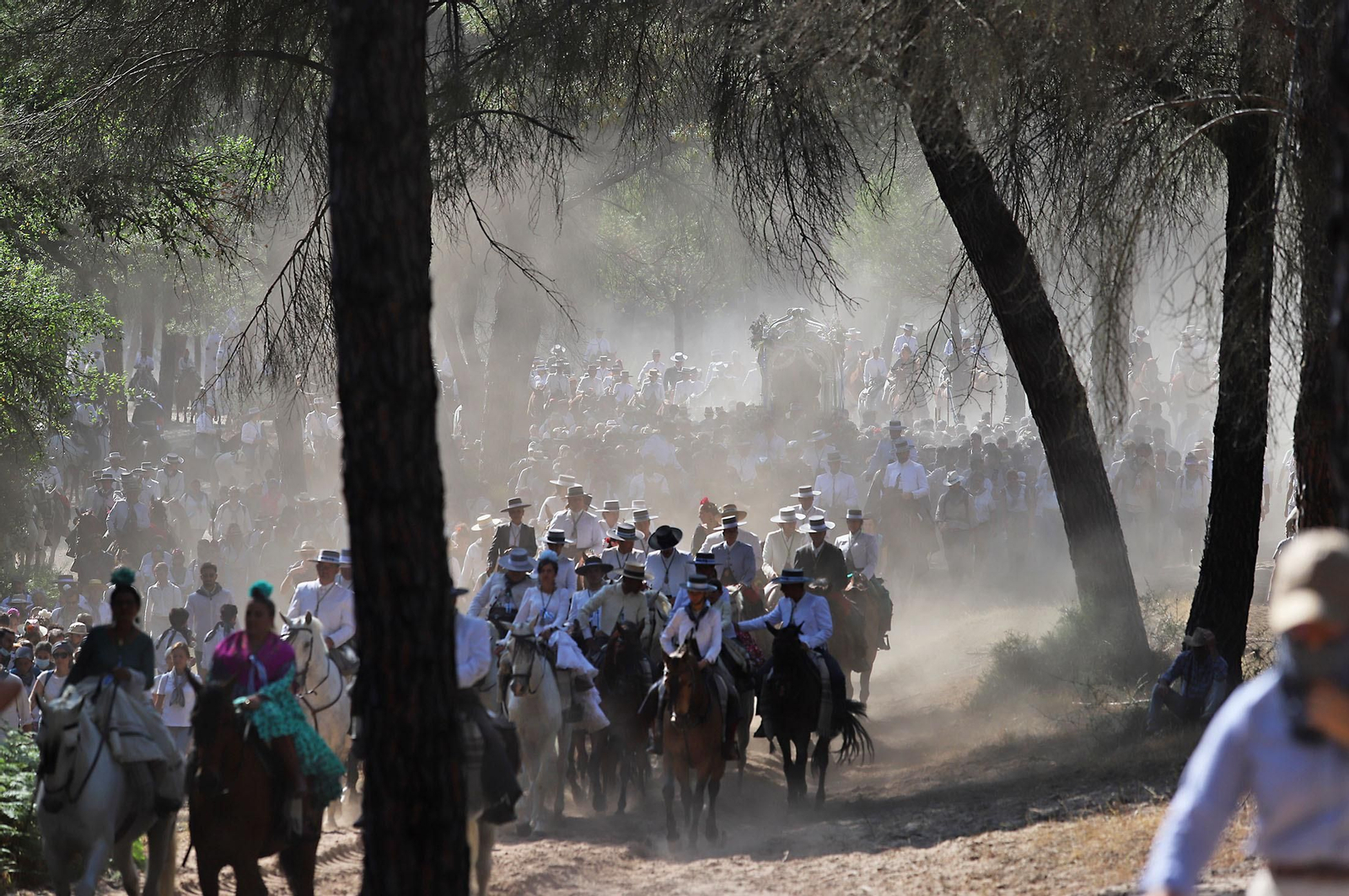 El Rocío 2023: Imágenes del Camino de la Hermandad del Rocío de Huelva