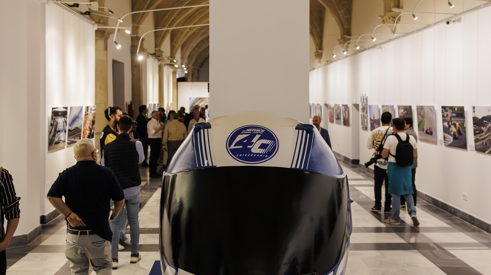 Imágenes de la exposición de los 40 años del Circuito de Jerez y de la marca Montesa