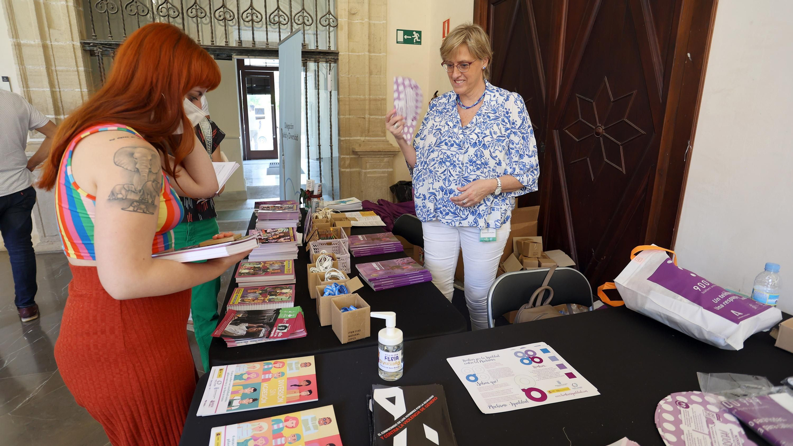 Imágenes de la Feria de la Diversidad en Los Claustros de Santo Domingo