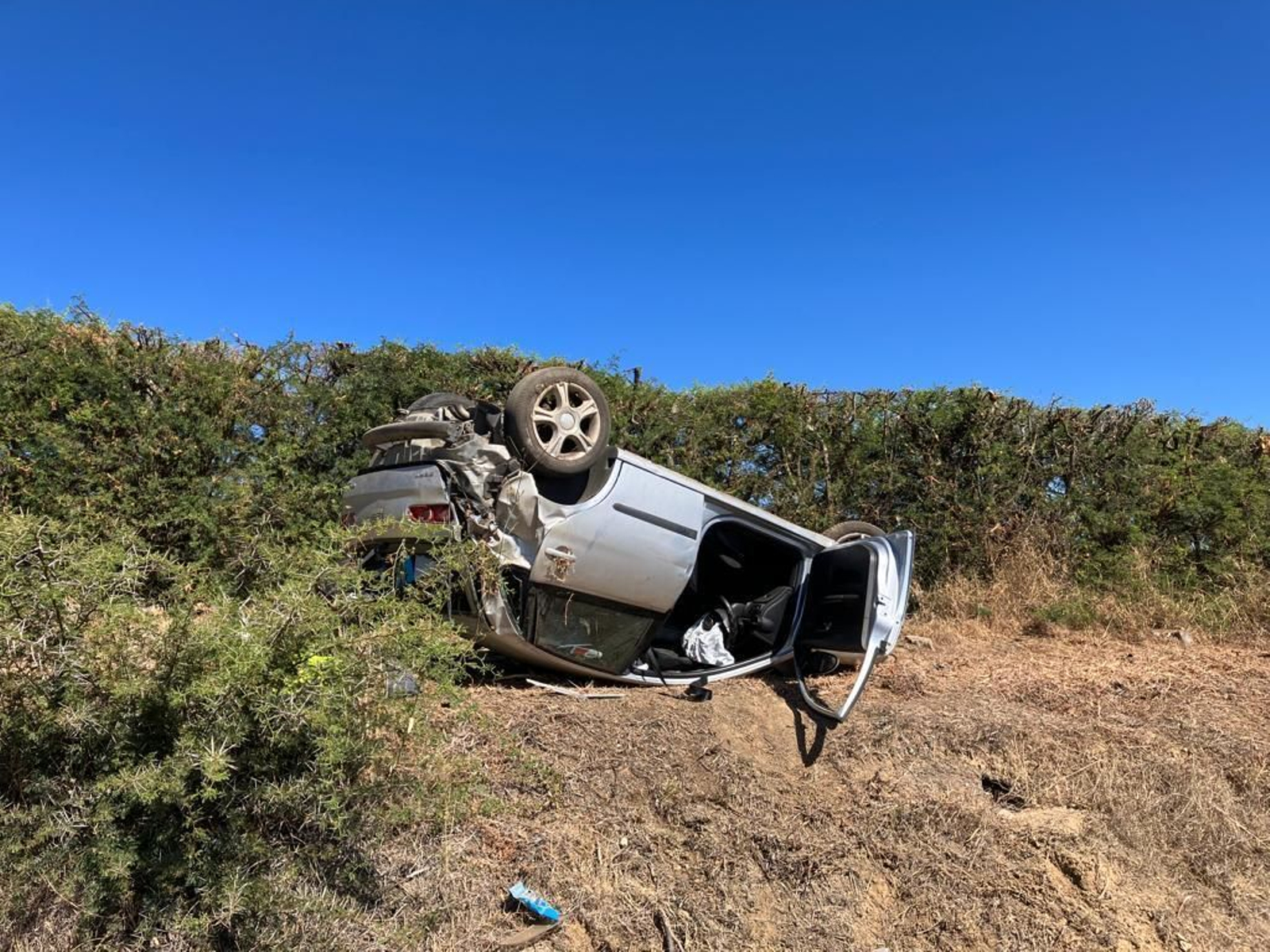 Así ha quedado un vehículo tras sufrir un aparatoso accidente en Gibraleón