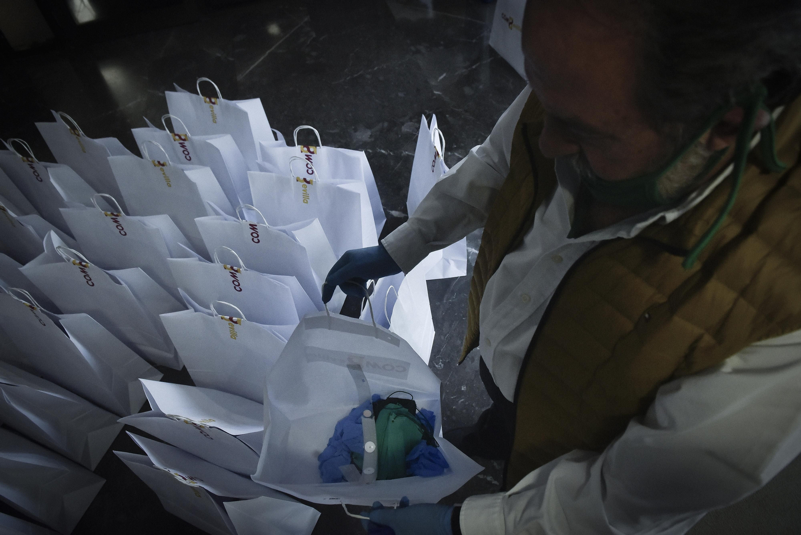 La resistencia al Coronavirus en el Colegio de Médicos de Sevilla: reparto de material de emergencia a todo el personal sanitario que lo necesite