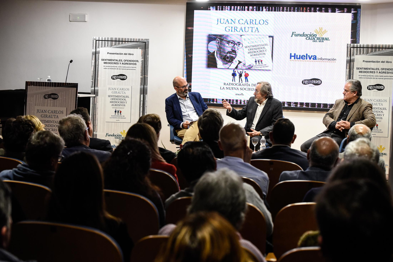Imágenes de la presentación del libro de Juan Carlos Girauta  "Sentimentales, ofendidos, mediocres y agresivos"