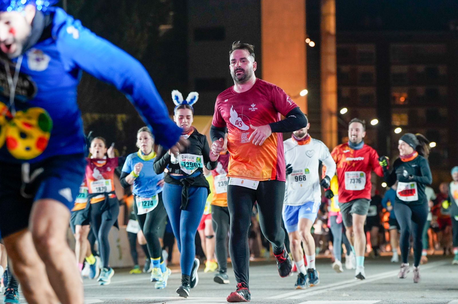 En imágenes: búscate en tu llegada a meta de la Carrera de San Antón 2026 (17)