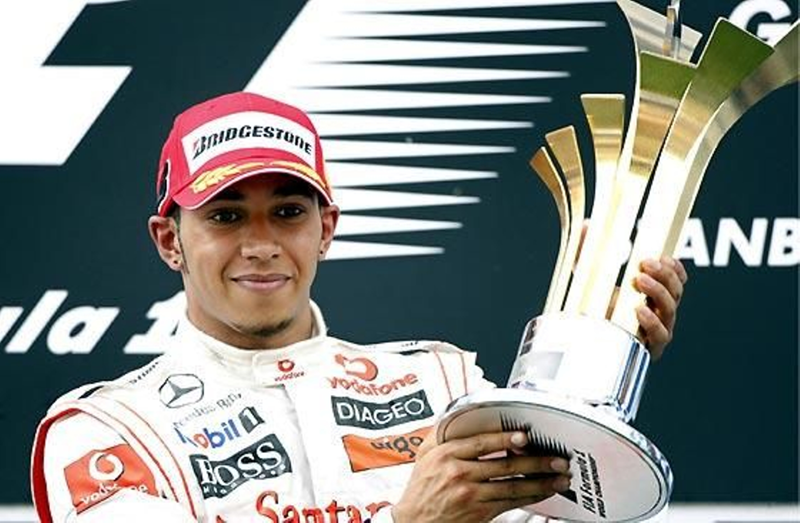 Lewis Hamilton, en el podio del Gran Premio de Turquía.

Foto: Reuters / Afp Photo / Efe